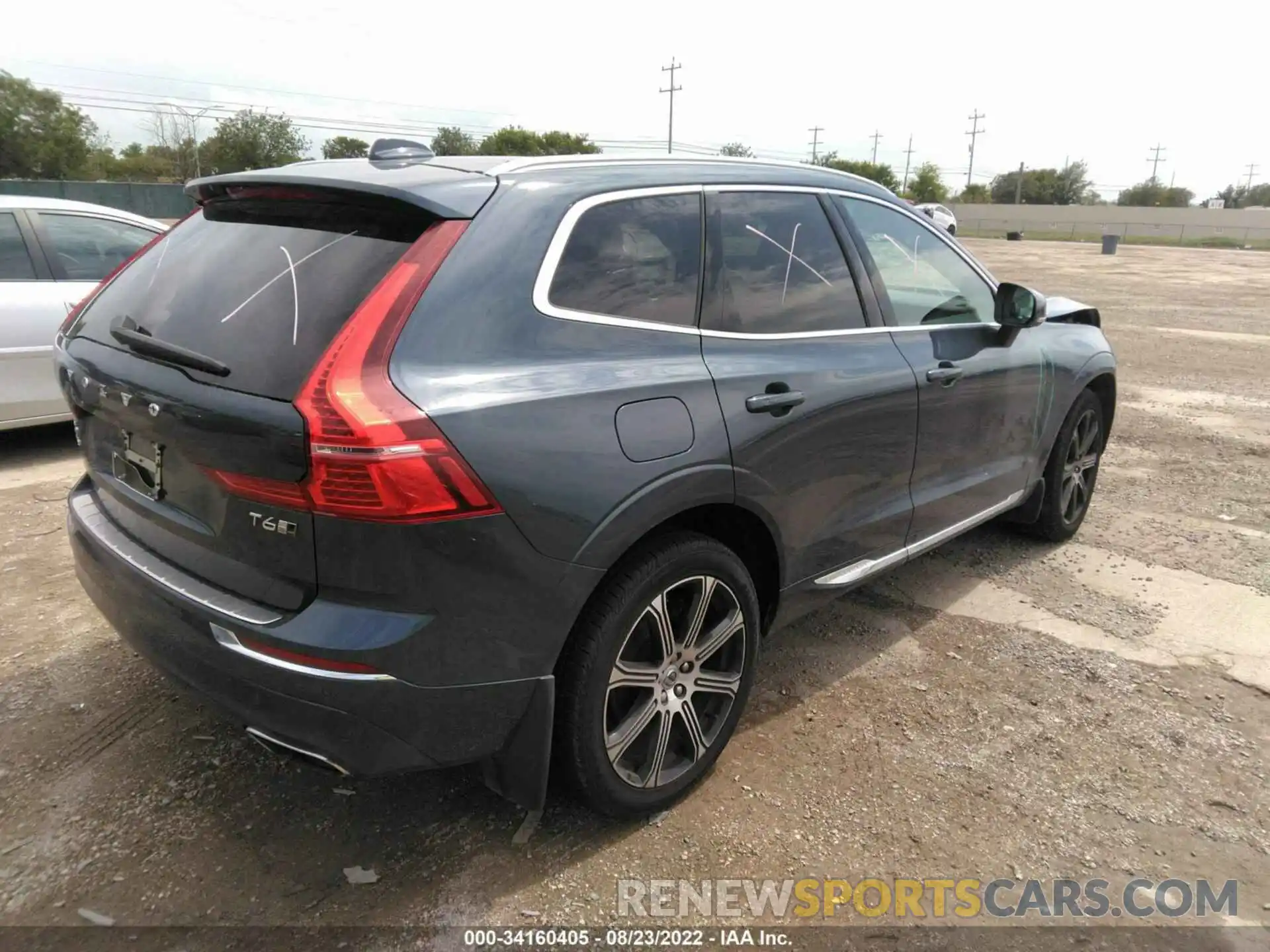 4 Photograph of a damaged car LYVA22RL4KB228421 VOLVO XC60 2019