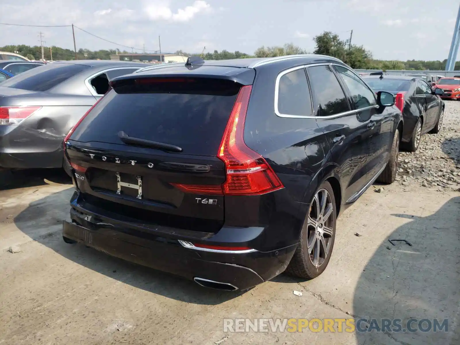 4 Photograph of a damaged car LYVA22RL4KB262665 VOLVO XC60 2019