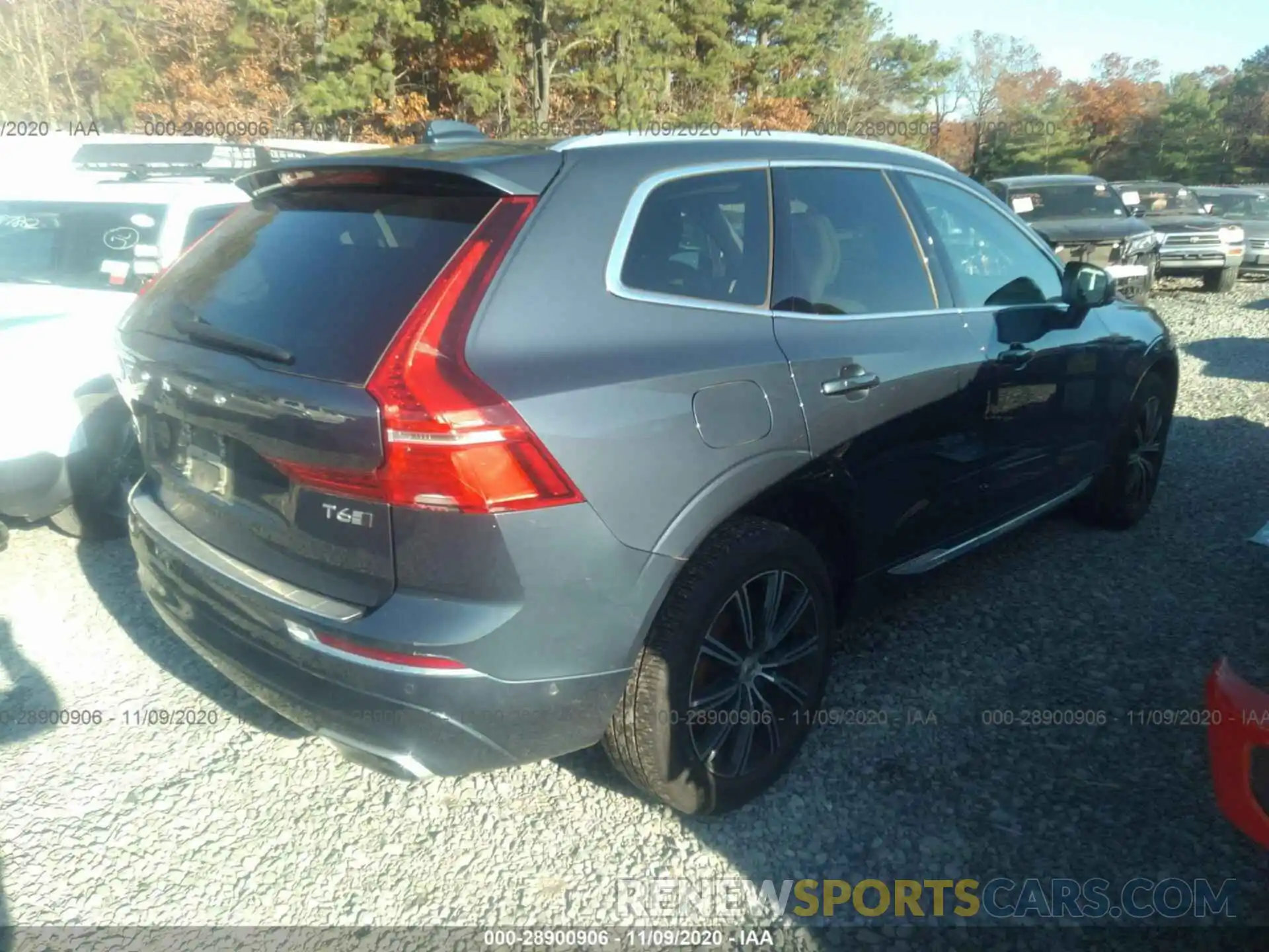 4 Photograph of a damaged car LYVA22RL9KB235526 VOLVO XC60 2019