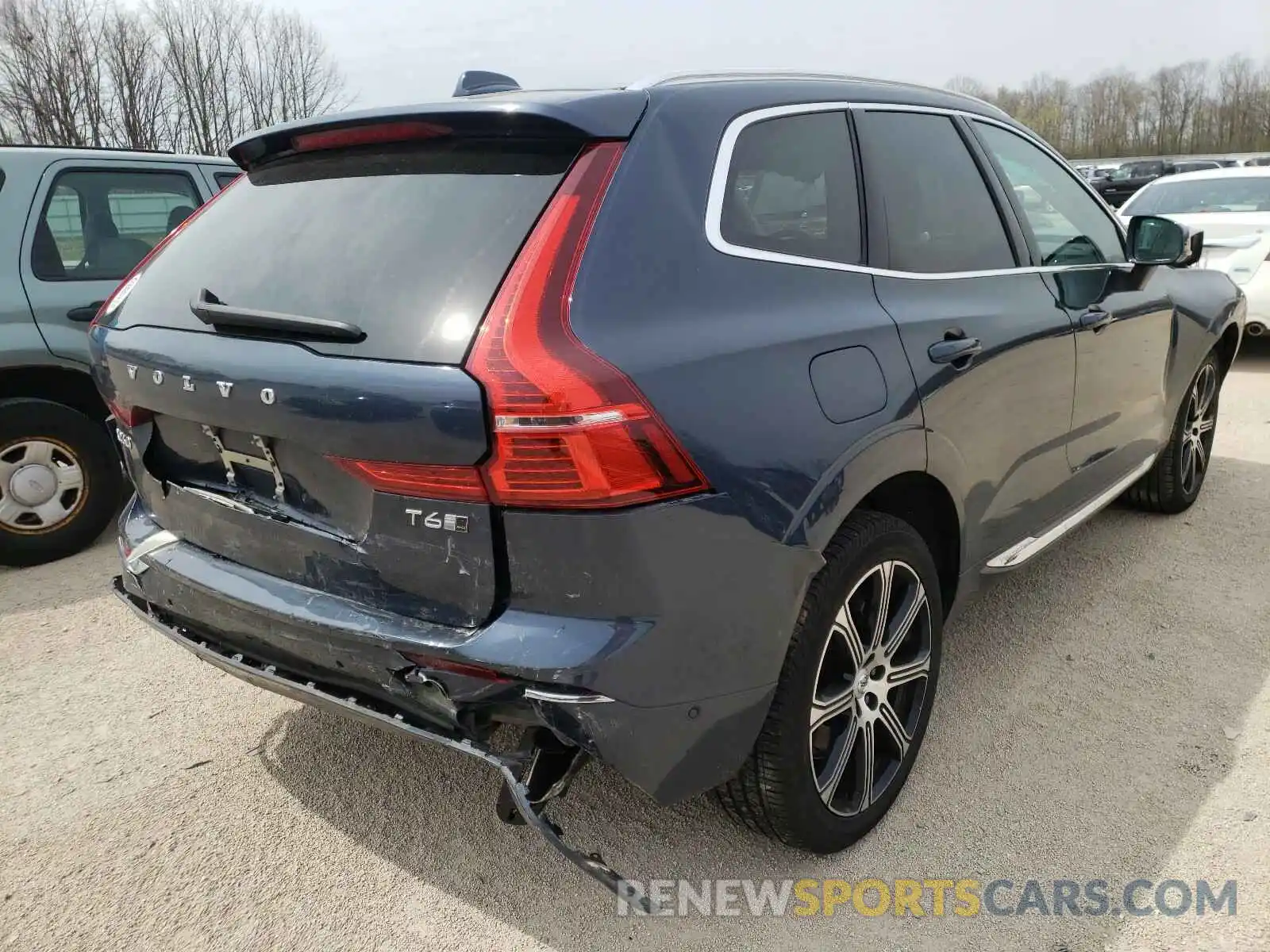 4 Photograph of a damaged car LYVA22RLXKB228293 VOLVO XC60 2019