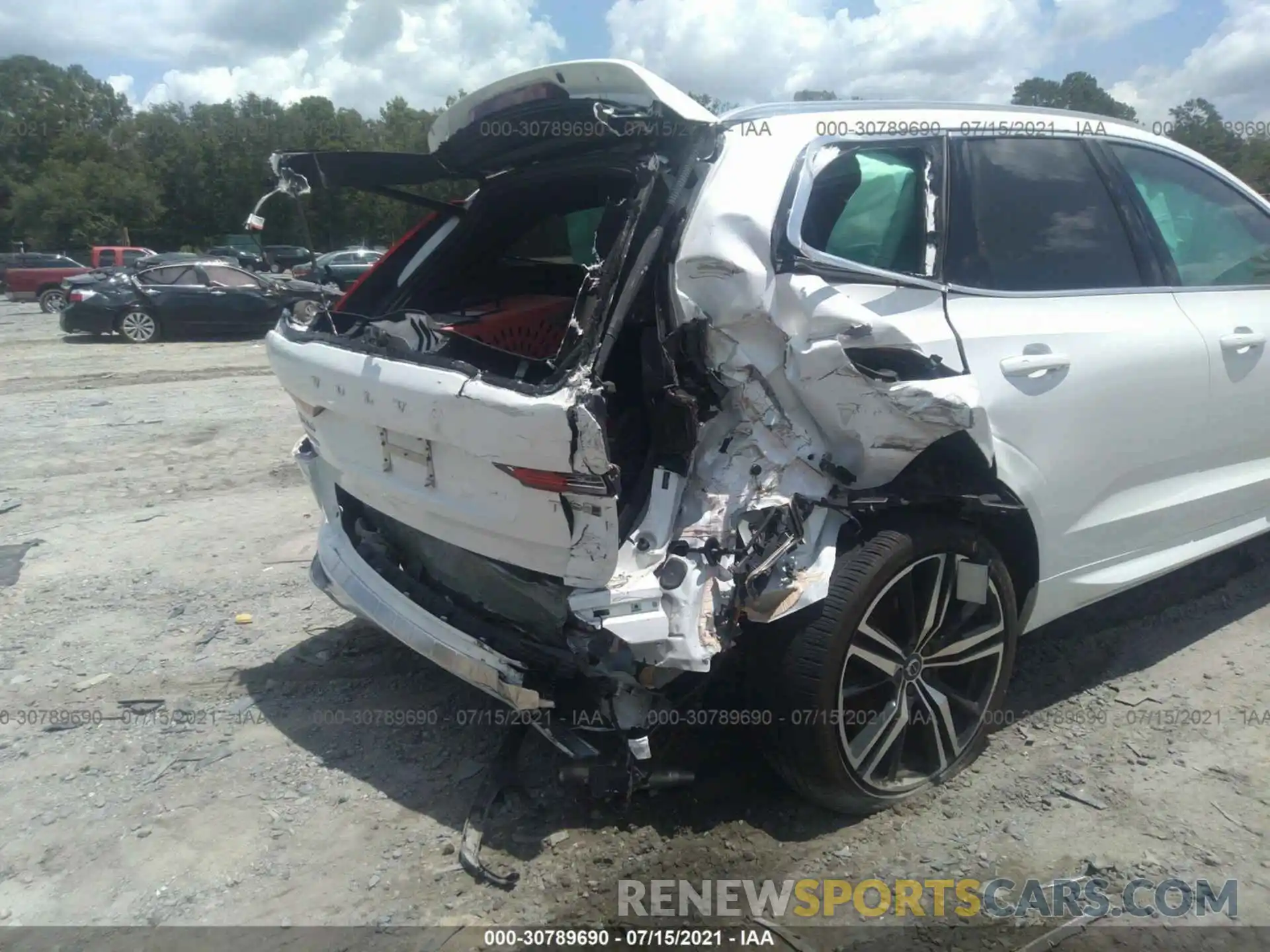 6 Photograph of a damaged car LYVA22RM0KB224195 VOLVO XC60 2019