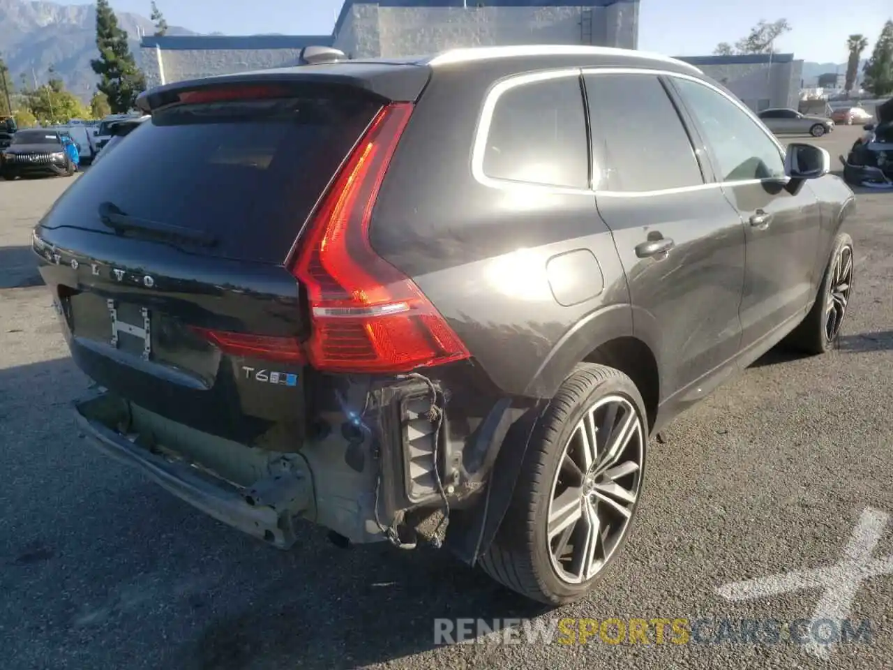 4 Photograph of a damaged car LYVA22RM1KB232791 VOLVO XC60 2019