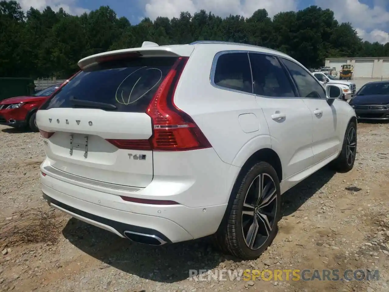 4 Photograph of a damaged car LYVA22RM2KB278498 VOLVO XC60 2019