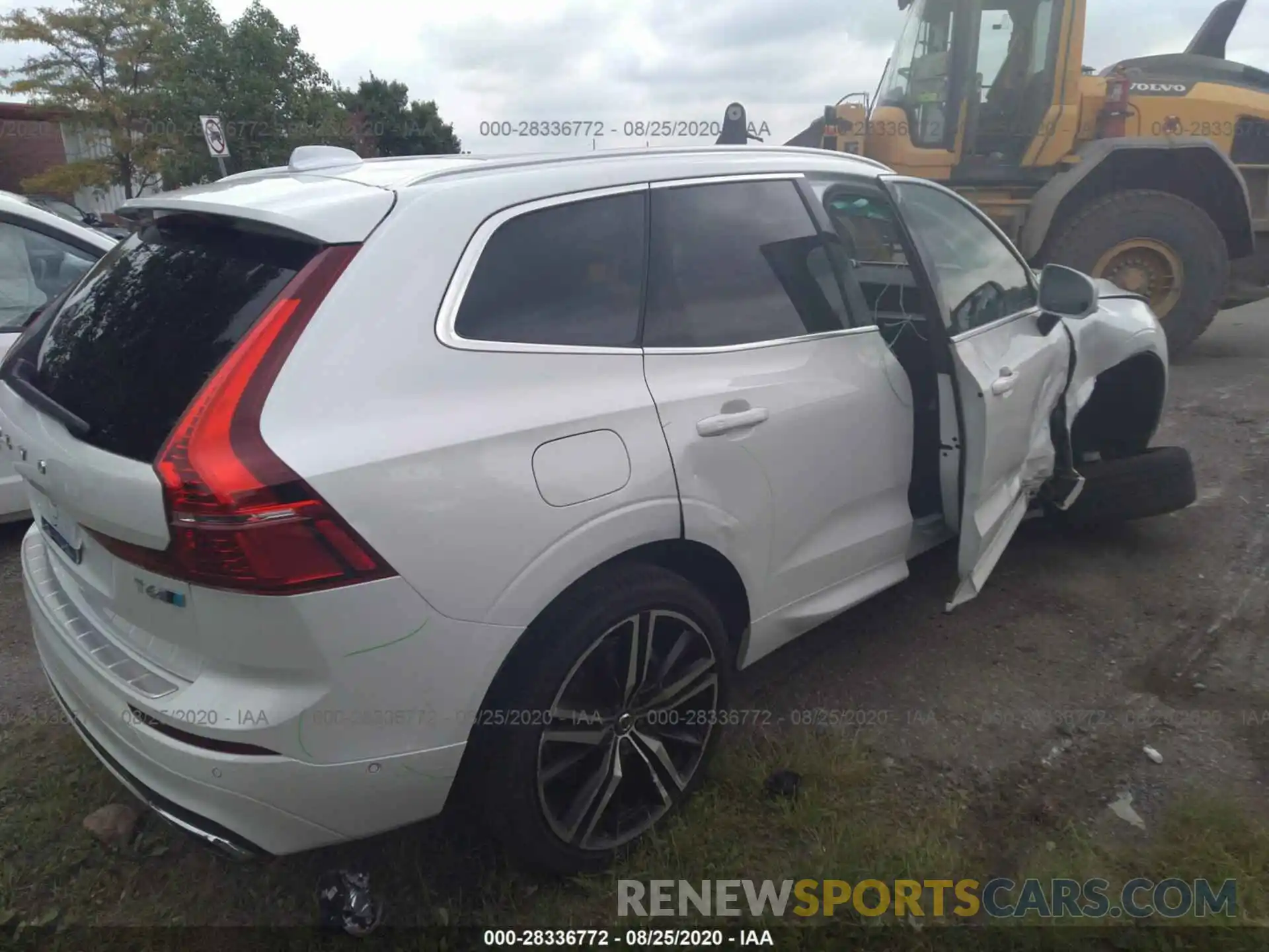 4 Photograph of a damaged car LYVA22RM3KB274931 VOLVO XC60 2019