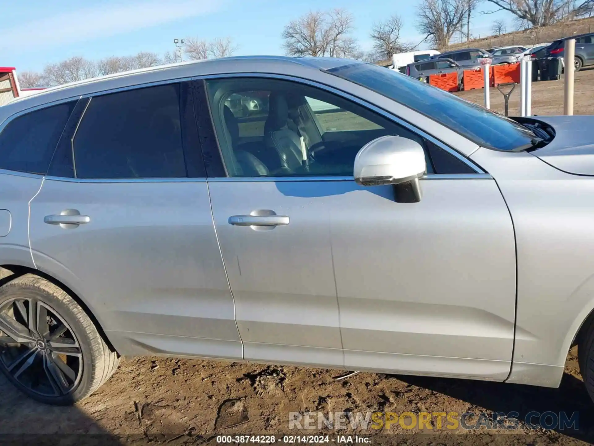 13 Photograph of a damaged car LYVA22RM3KB315946 VOLVO XC60 2019