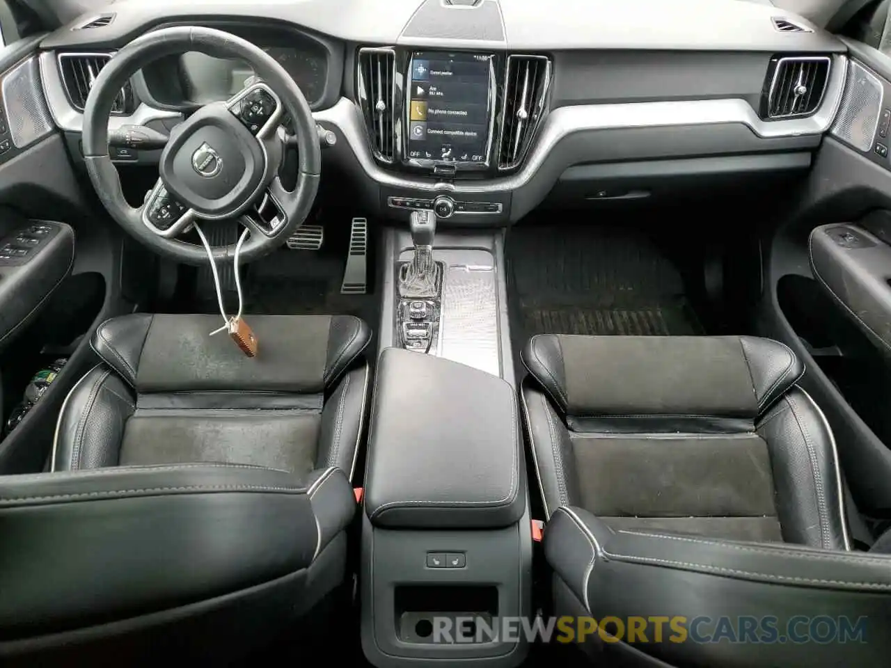 8 Фотография поврежденного автомобиля LYVA22RM9KB232957 VOLVO XC60 2019