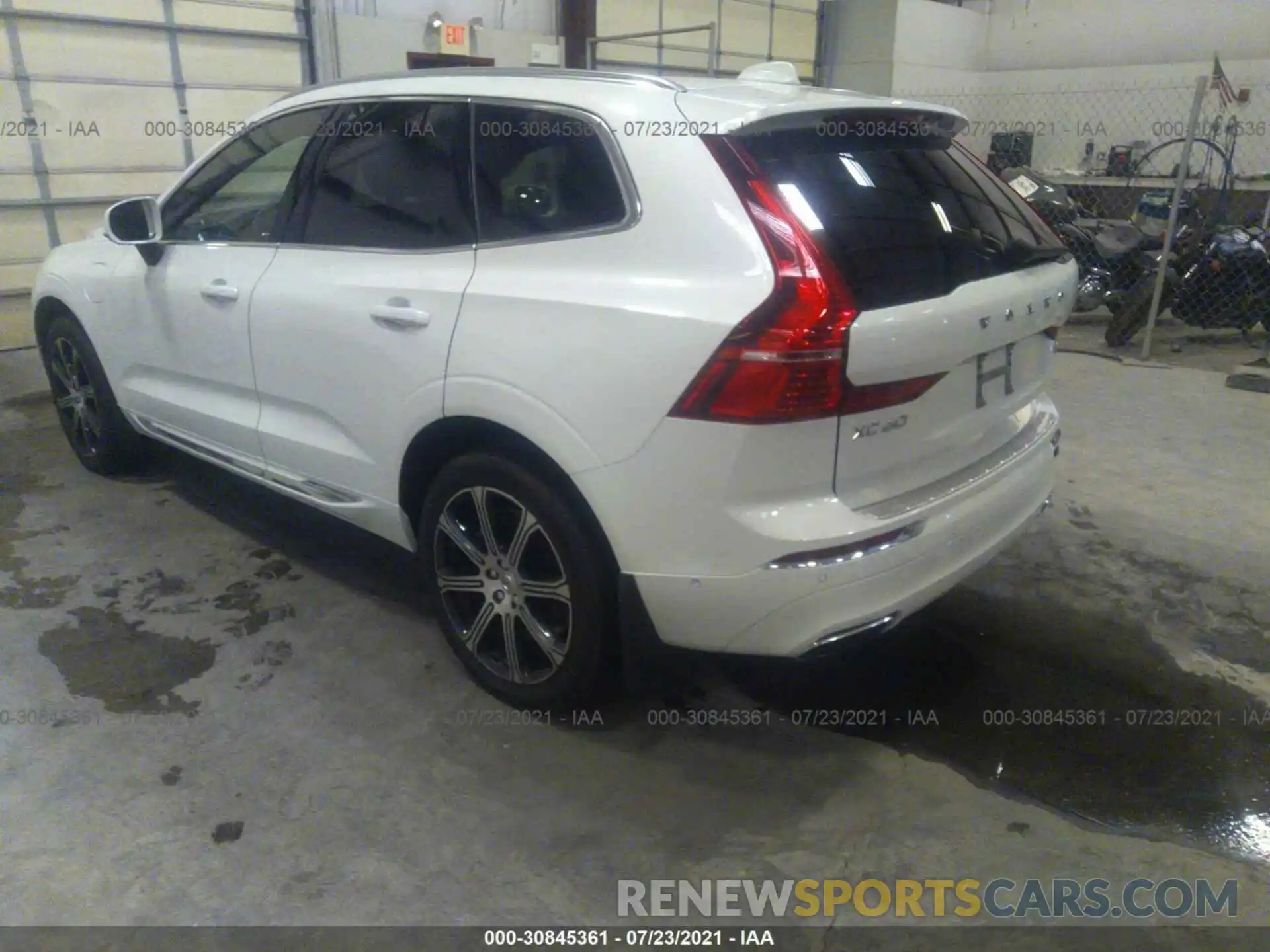 3 Фотография поврежденного автомобиля LYVBR0DL1KB187225 VOLVO XC60 2019