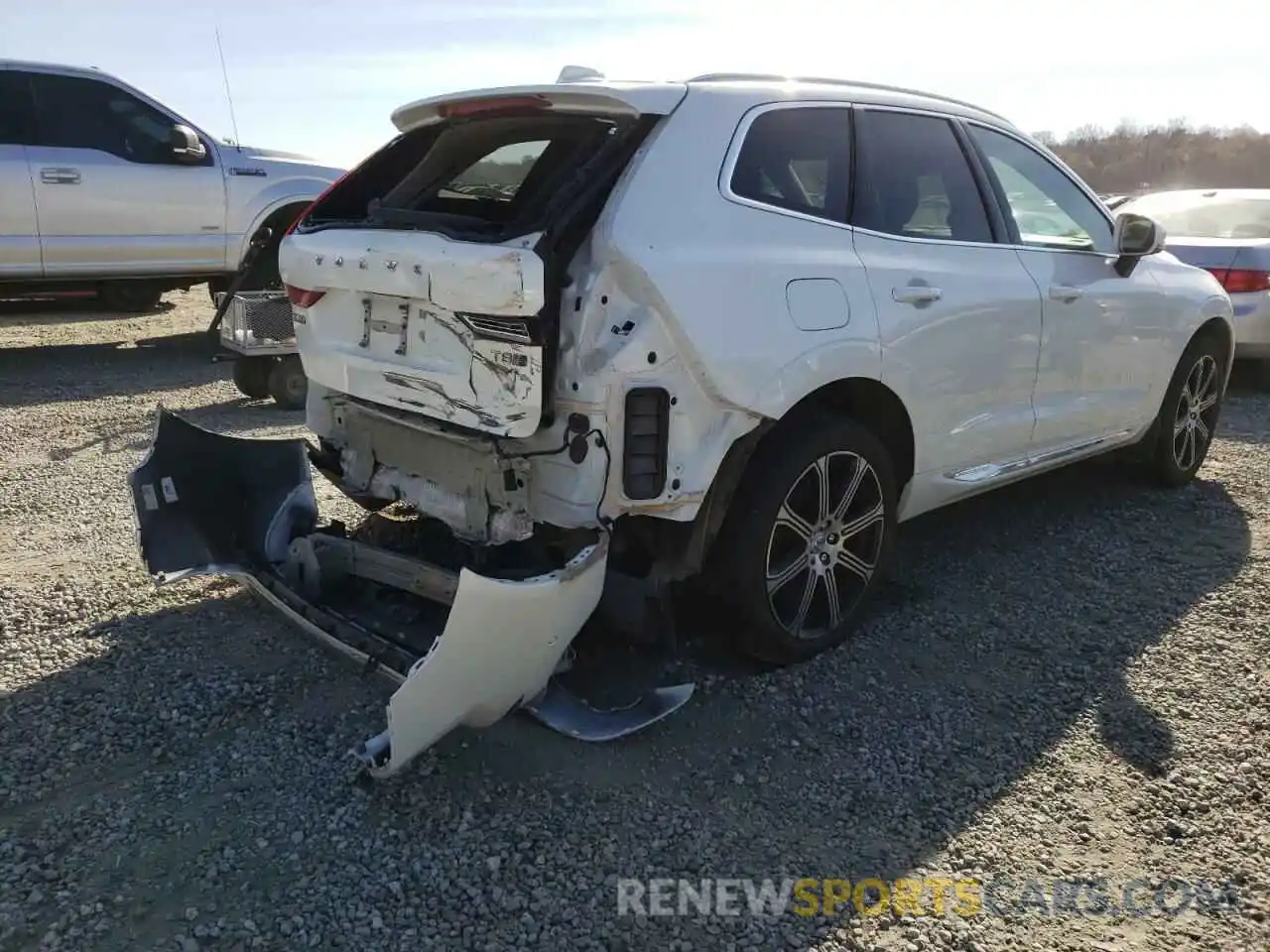 4 Photograph of a damaged car LYVBR0DL2KB211337 VOLVO XC60 2019