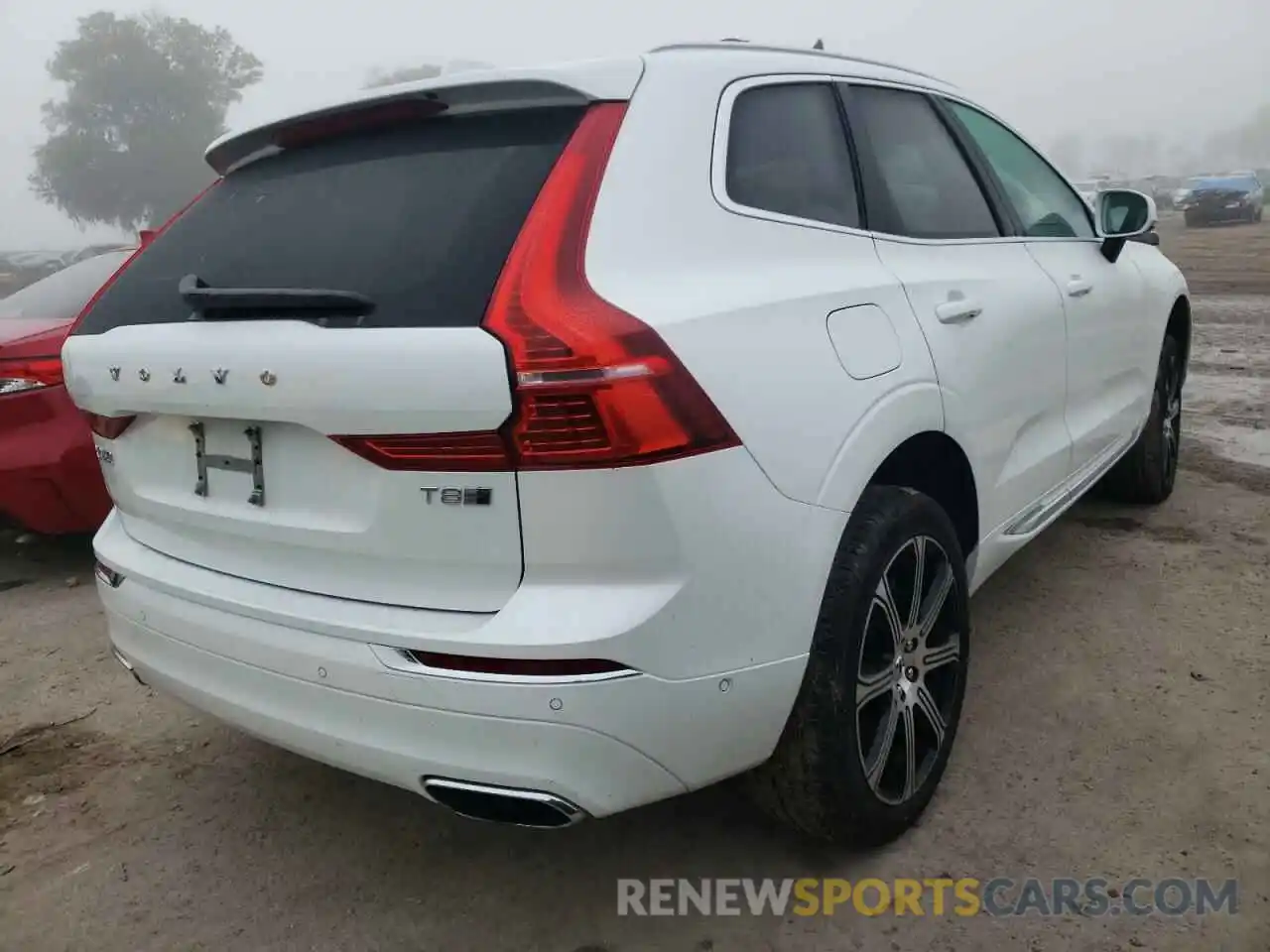 4 Photograph of a damaged car LYVBR0DL5KB235597 VOLVO XC60 2019