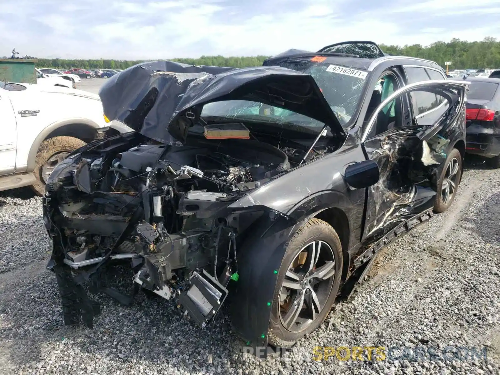 2 Photograph of a damaged car LYVBR0DM4KB242713 VOLVO XC60 2019