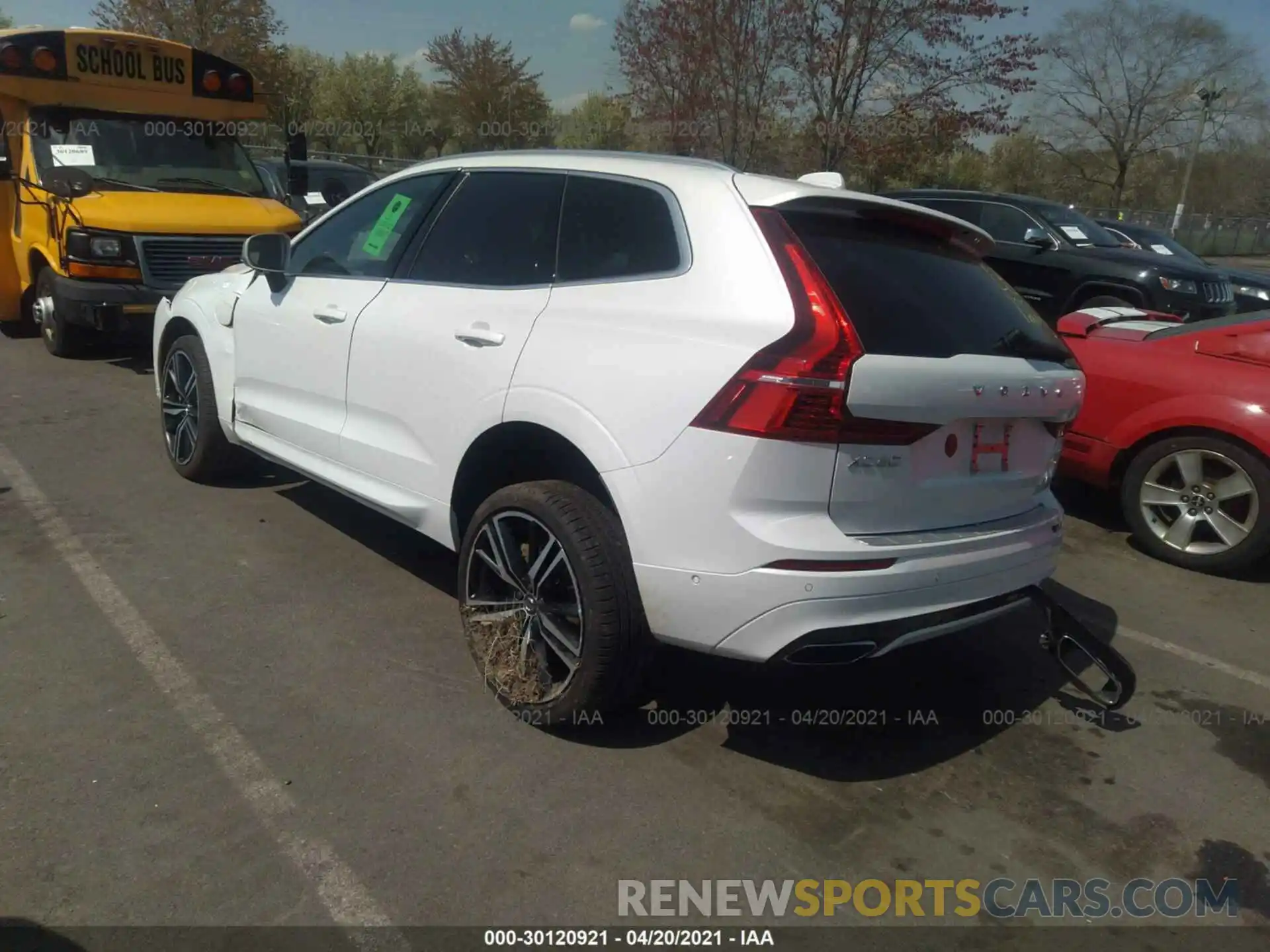 3 Фотография поврежденного автомобиля LYVBR0DM6KB294148 VOLVO XC60 2019