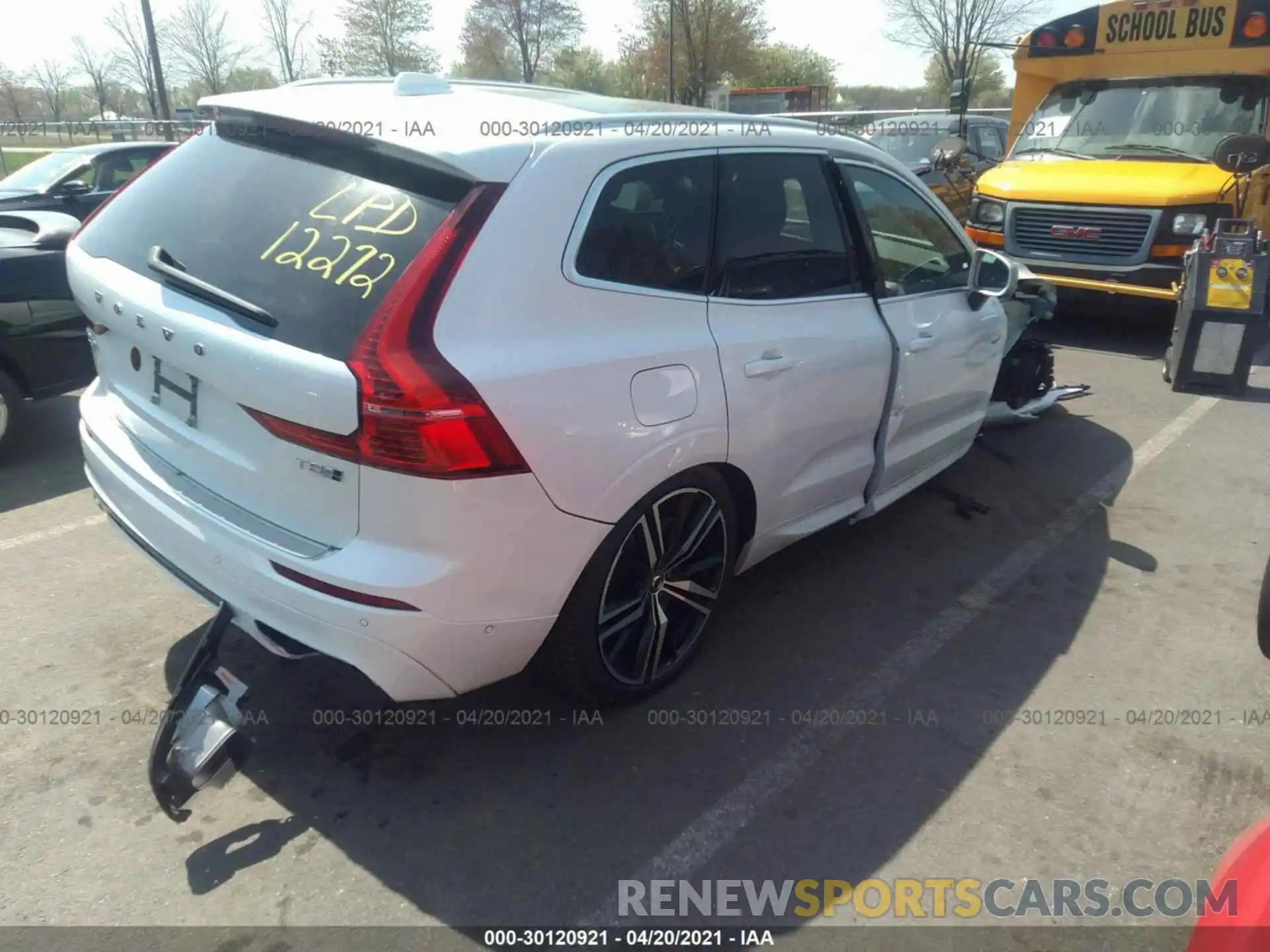 4 Photograph of a damaged car LYVBR0DM6KB294148 VOLVO XC60 2019