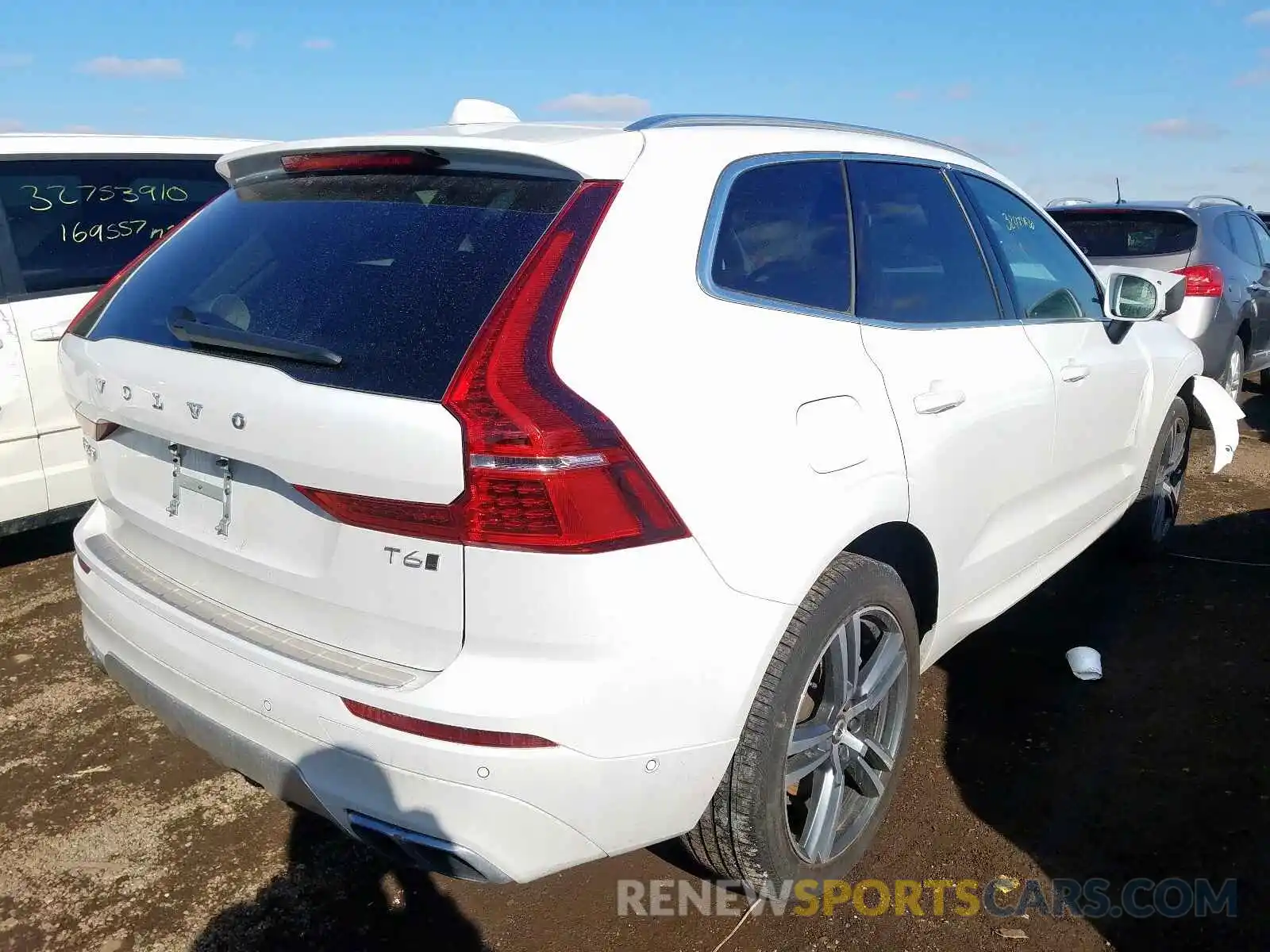 4 Photograph of a damaged car YV4A22RK3K1315352 VOLVO XC60 2019