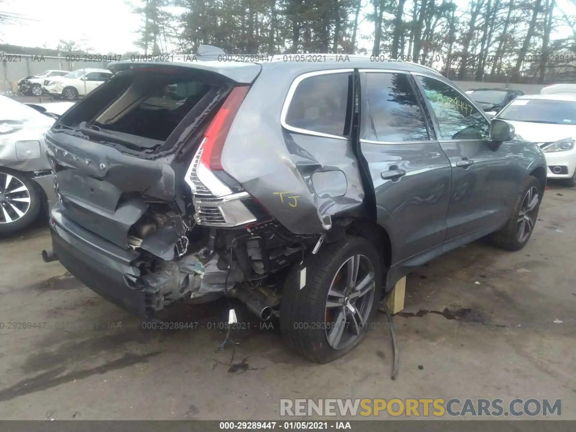 4 Фотография поврежденного автомобиля YV4A22RK5K1360812 VOLVO XC60 2019