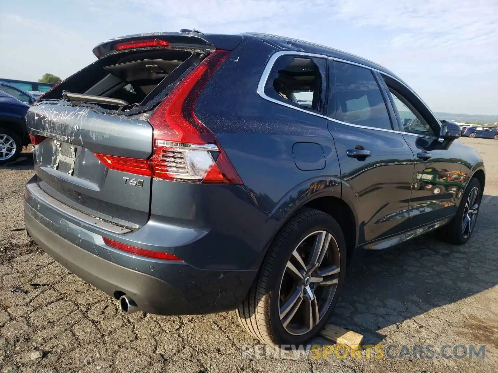 4 Photograph of a damaged car YV4A22RK5K1375889 VOLVO XC60 2019