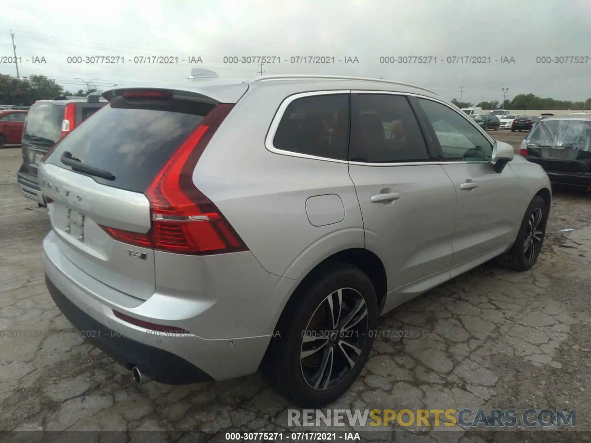 4 Фотография поврежденного автомобиля YV4A22RK6K1362150 VOLVO XC60 2019