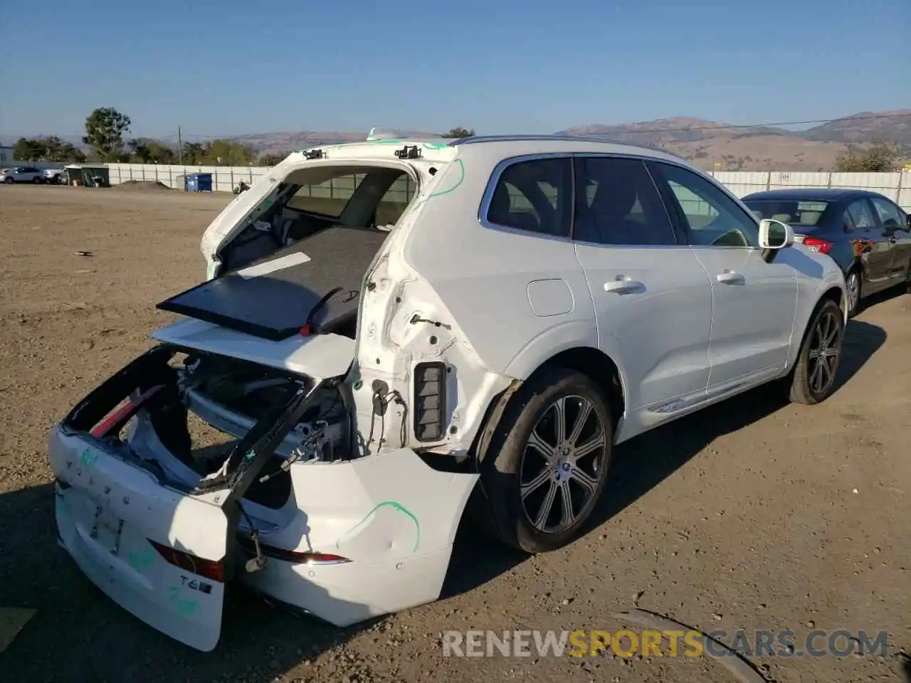 4 Photograph of a damaged car YV4A22RL8K1334665 VOLVO XC60 2019