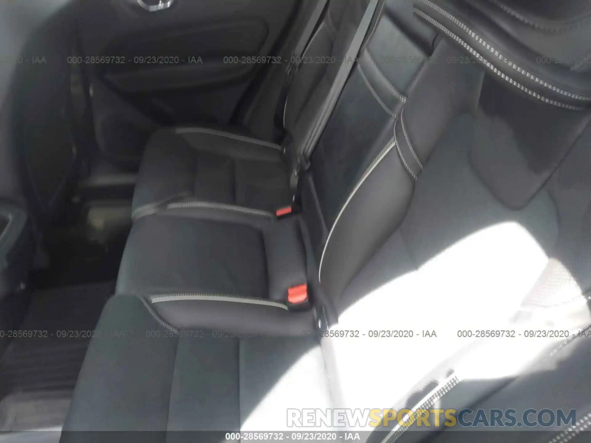 8 Фотография поврежденного автомобиля YV4A22RM1K1324164 VOLVO XC60 2019