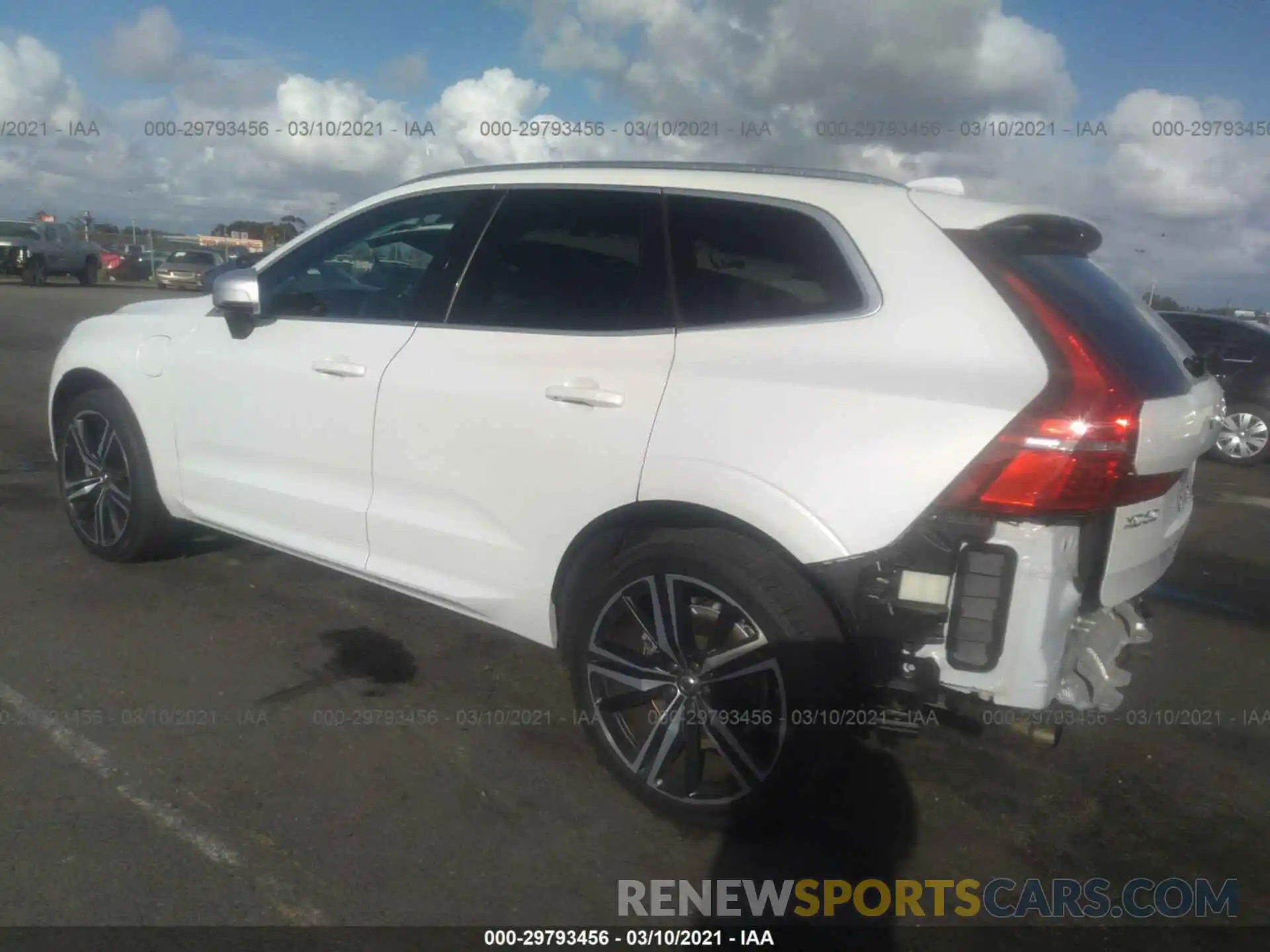 3 Photograph of a damaged car YV4BR0DM3K1328552 VOLVO XC60 2019