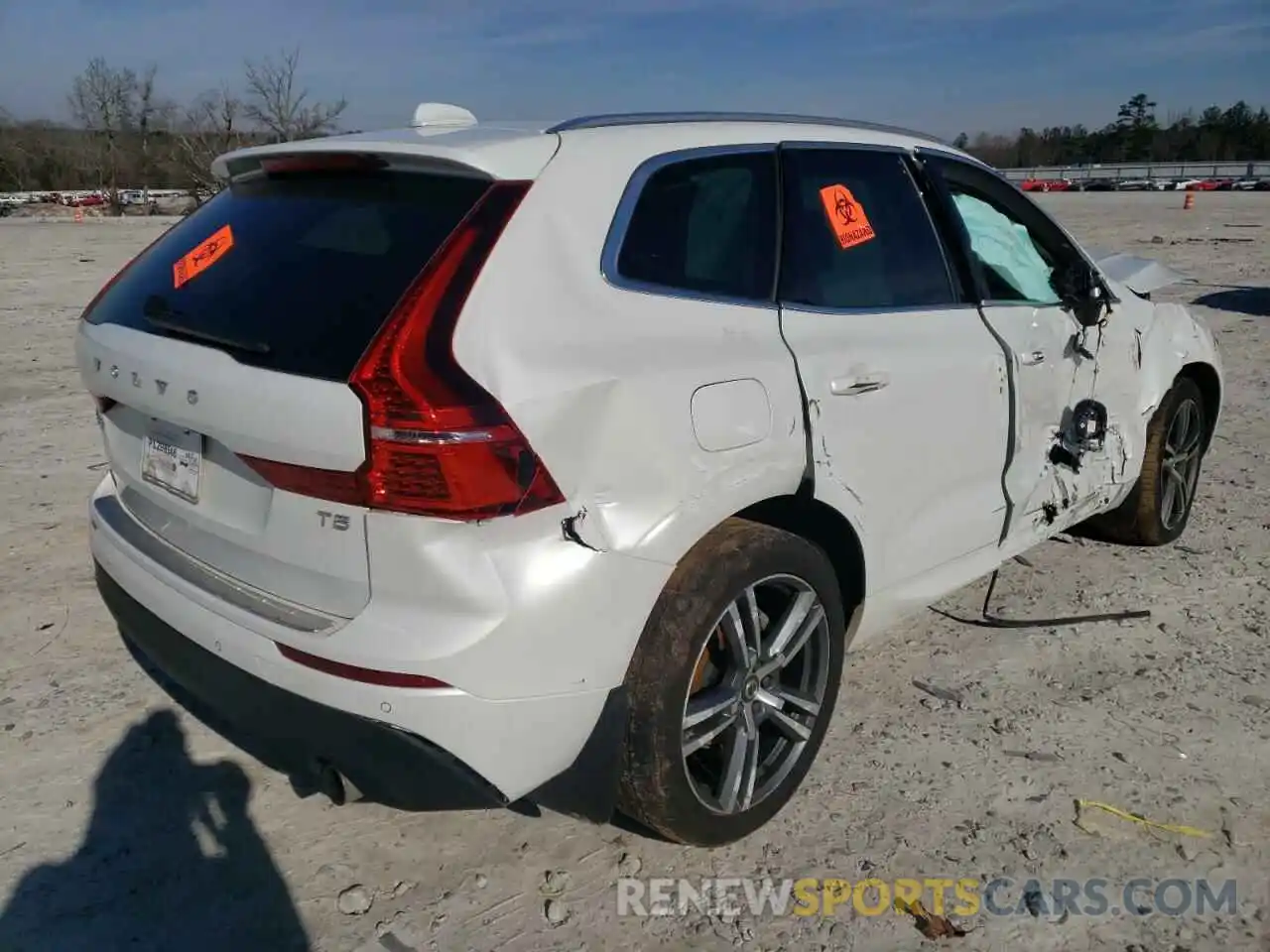 4 Photograph of a damaged car YV4102DK0L1550337 VOLVO XC60 2020