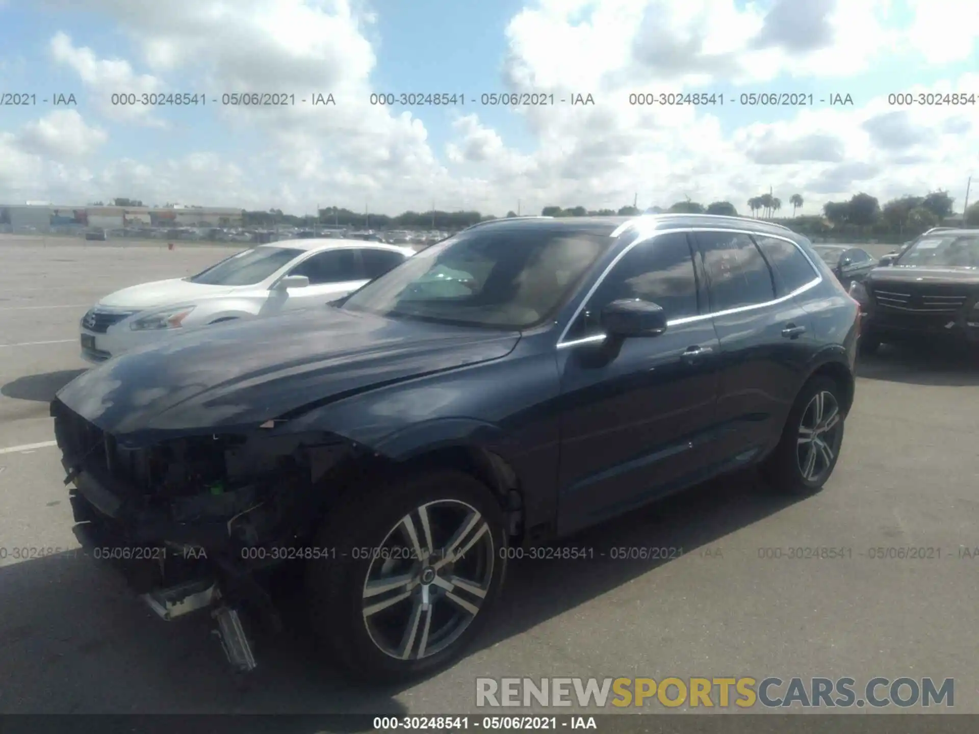 2 Photograph of a damaged car YV4102DK3L1474242 VOLVO XC60 2020