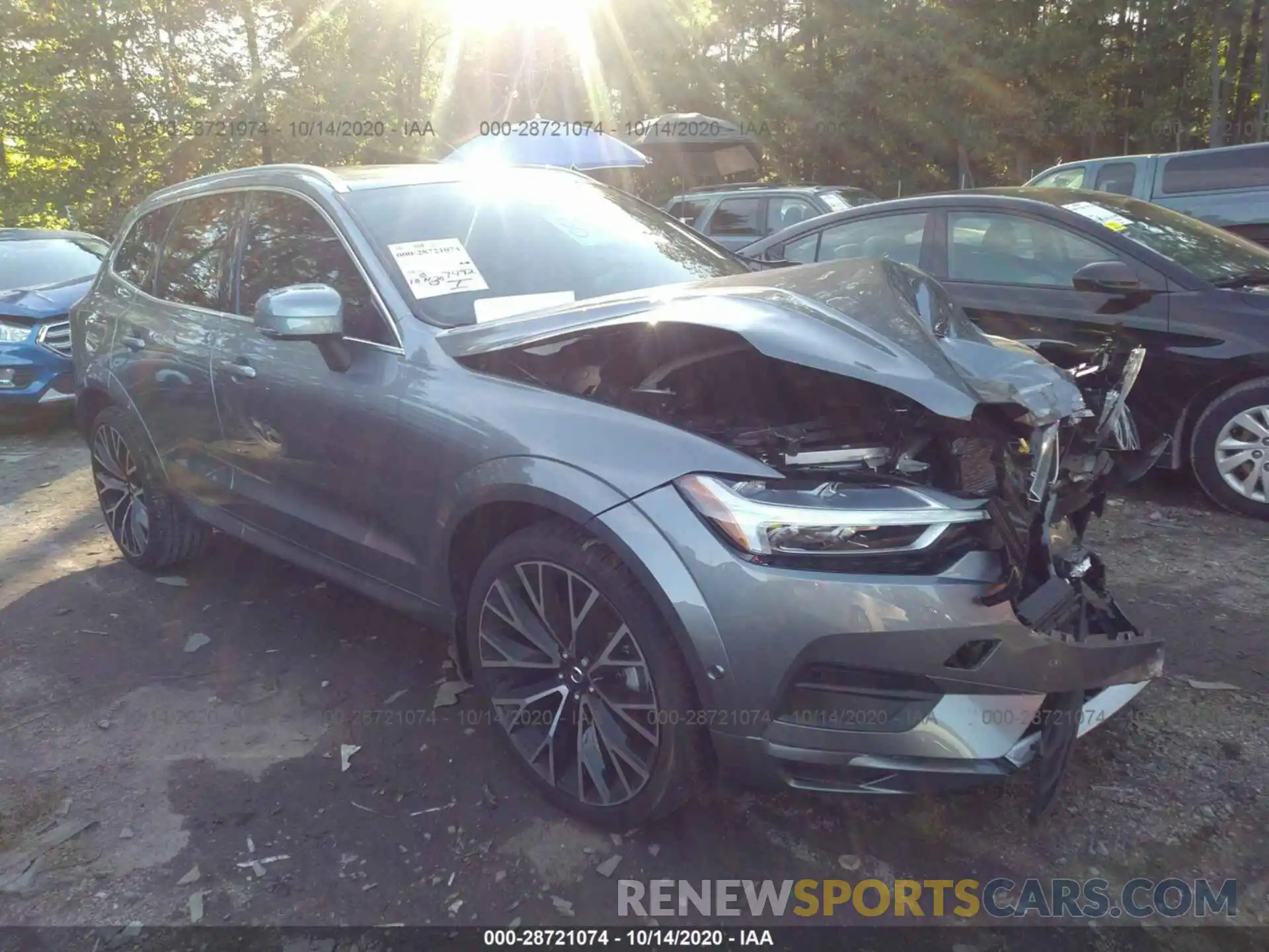 1 Photograph of a damaged car YV4102DK3L1581162 VOLVO XC60 2020