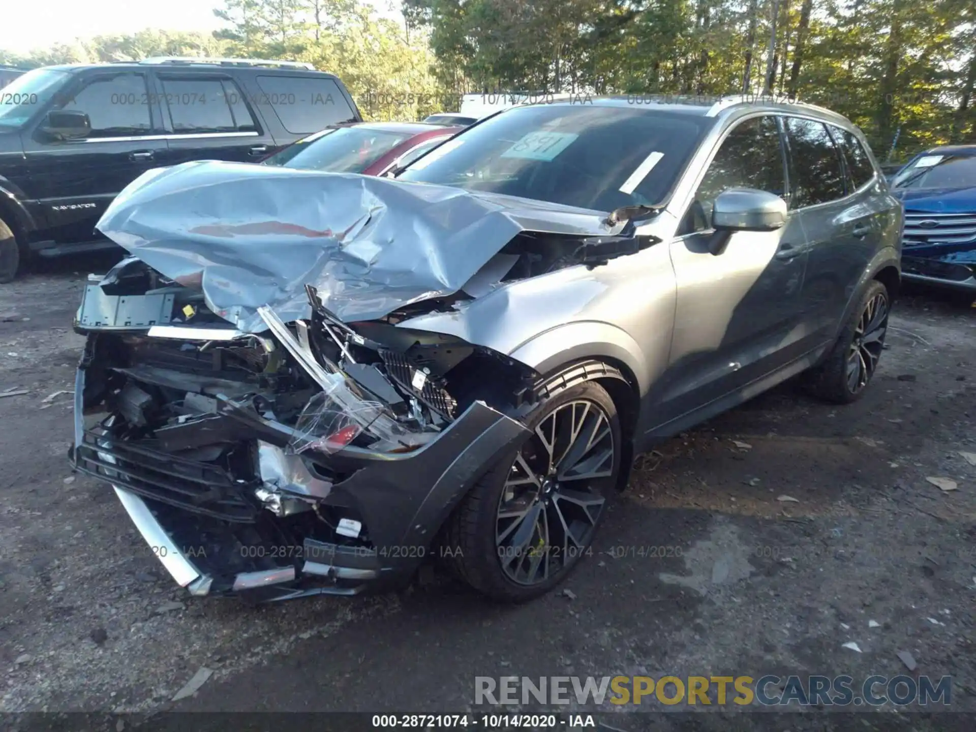 2 Photograph of a damaged car YV4102DK3L1581162 VOLVO XC60 2020