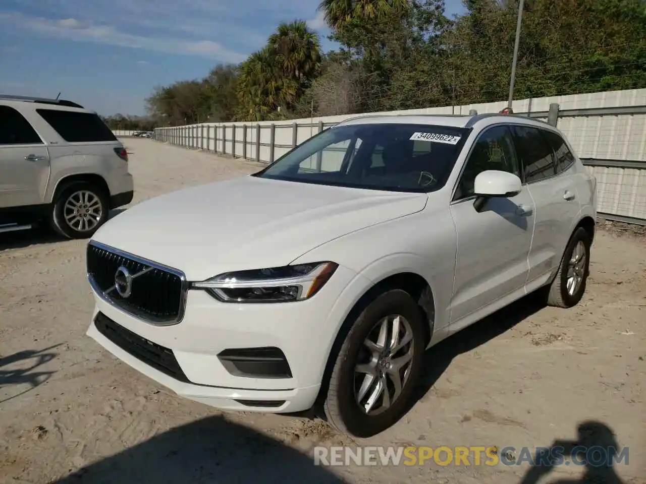 2 Photograph of a damaged car YV4102DK4L1431982 VOLVO XC60 2020