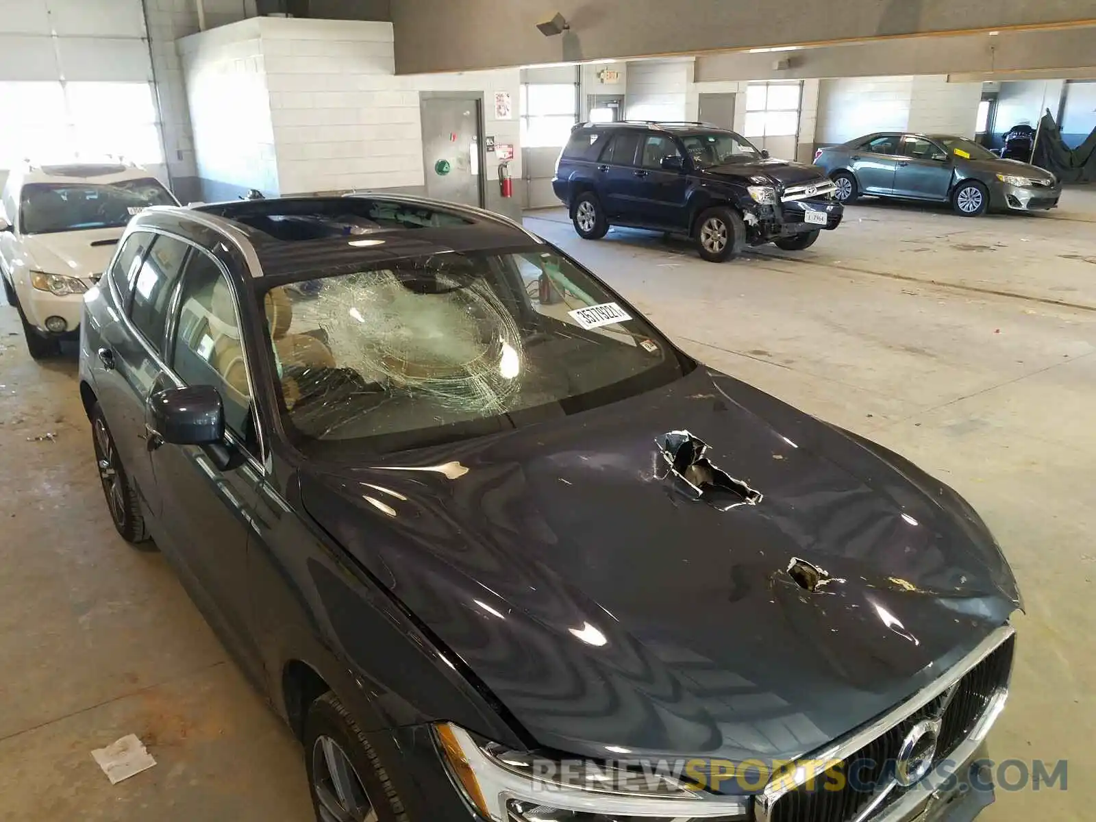 9 Photograph of a damaged car YV4102DK4L1521908 VOLVO XC60 2020