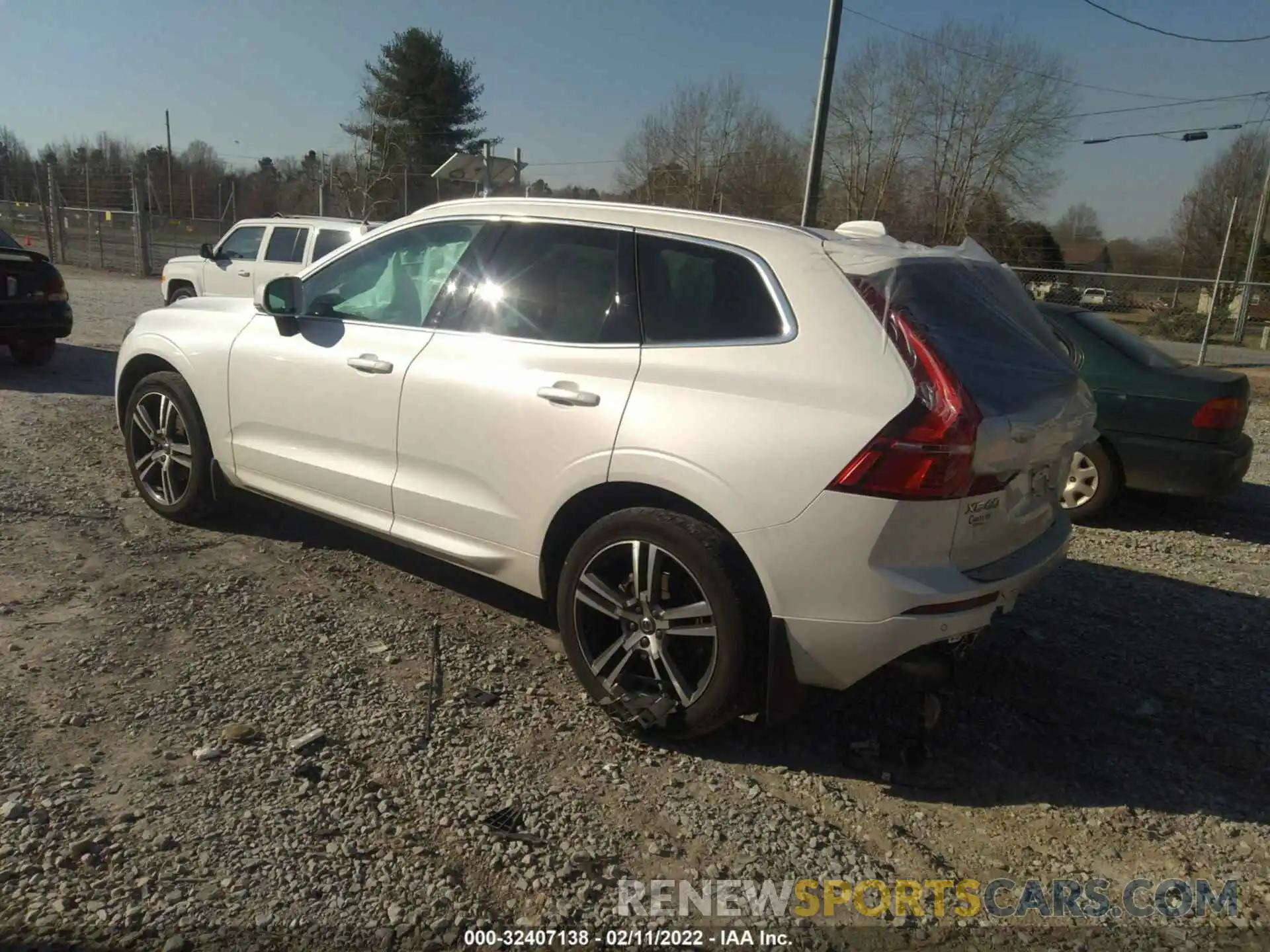 3 Photograph of a damaged car YV4102DK4L1566833 VOLVO XC60 2020