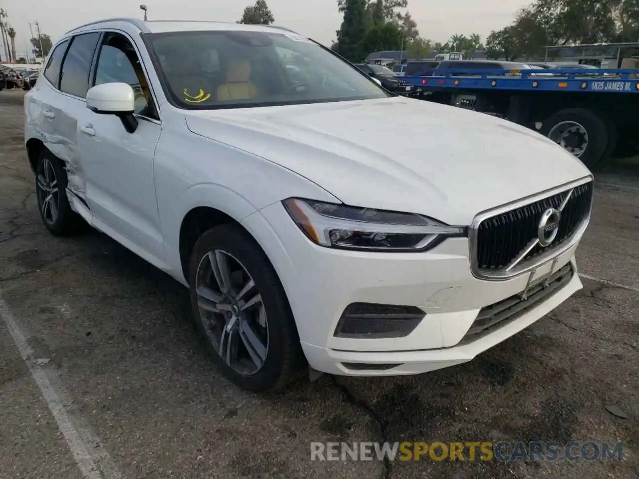 1 Photograph of a damaged car YV4102DK4L1611513 VOLVO XC60 2020