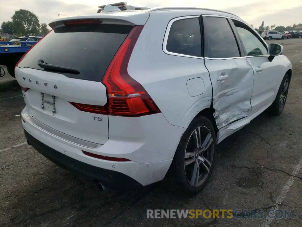 4 Photograph of a damaged car YV4102DK4L1611513 VOLVO XC60 2020