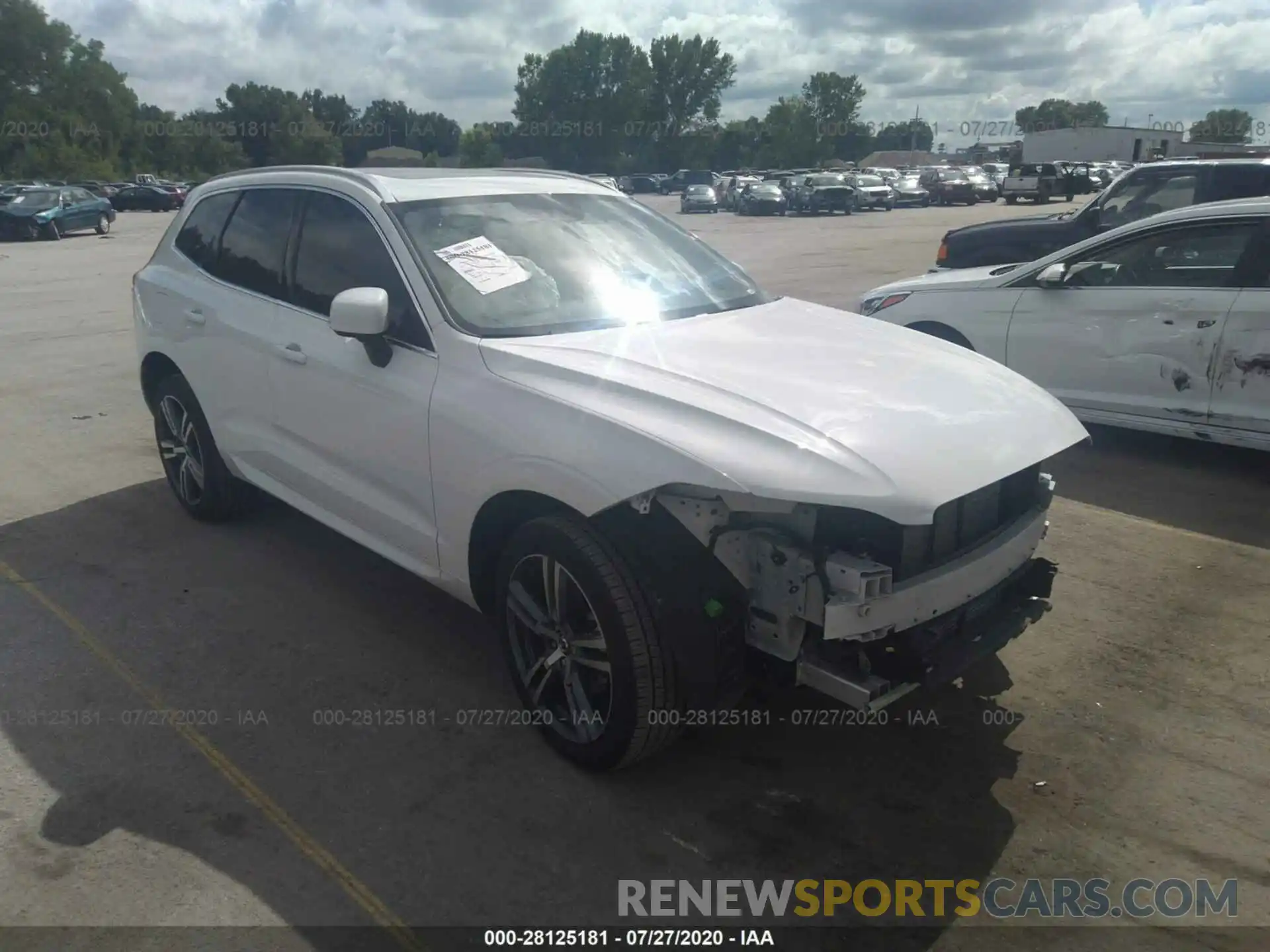 1 Photograph of a damaged car YV4102DK5L1424507 VOLVO XC60 2020