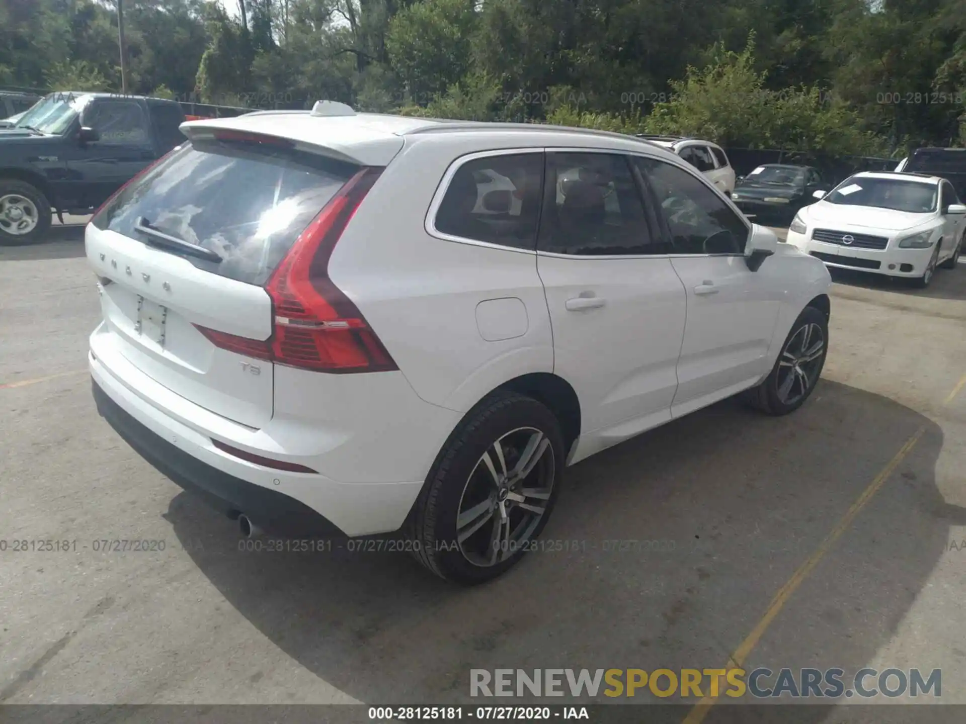 4 Photograph of a damaged car YV4102DK5L1424507 VOLVO XC60 2020