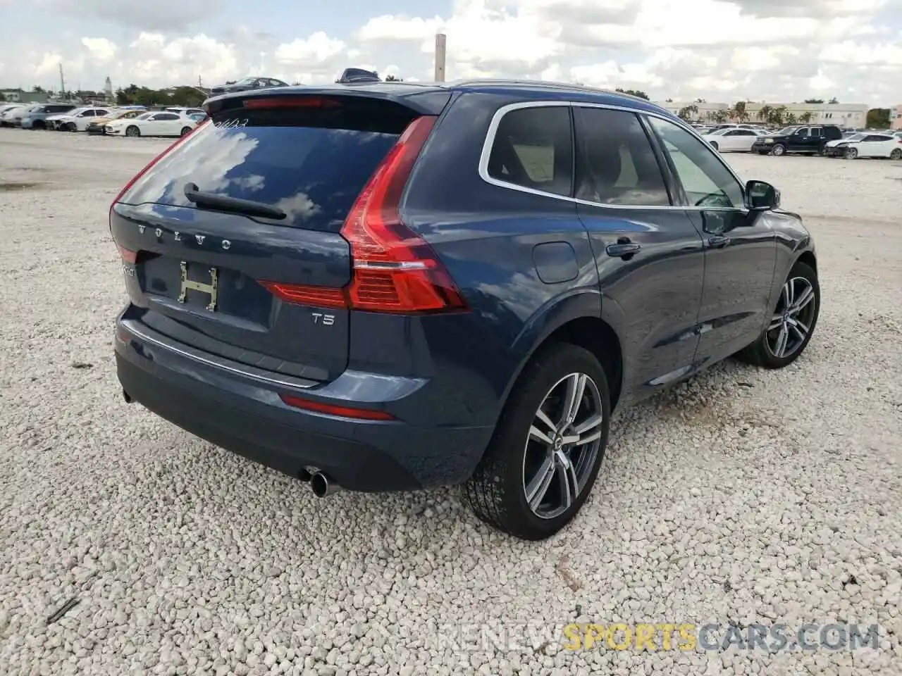 4 Photograph of a damaged car YV4102DK6L1526804 VOLVO XC60 2020