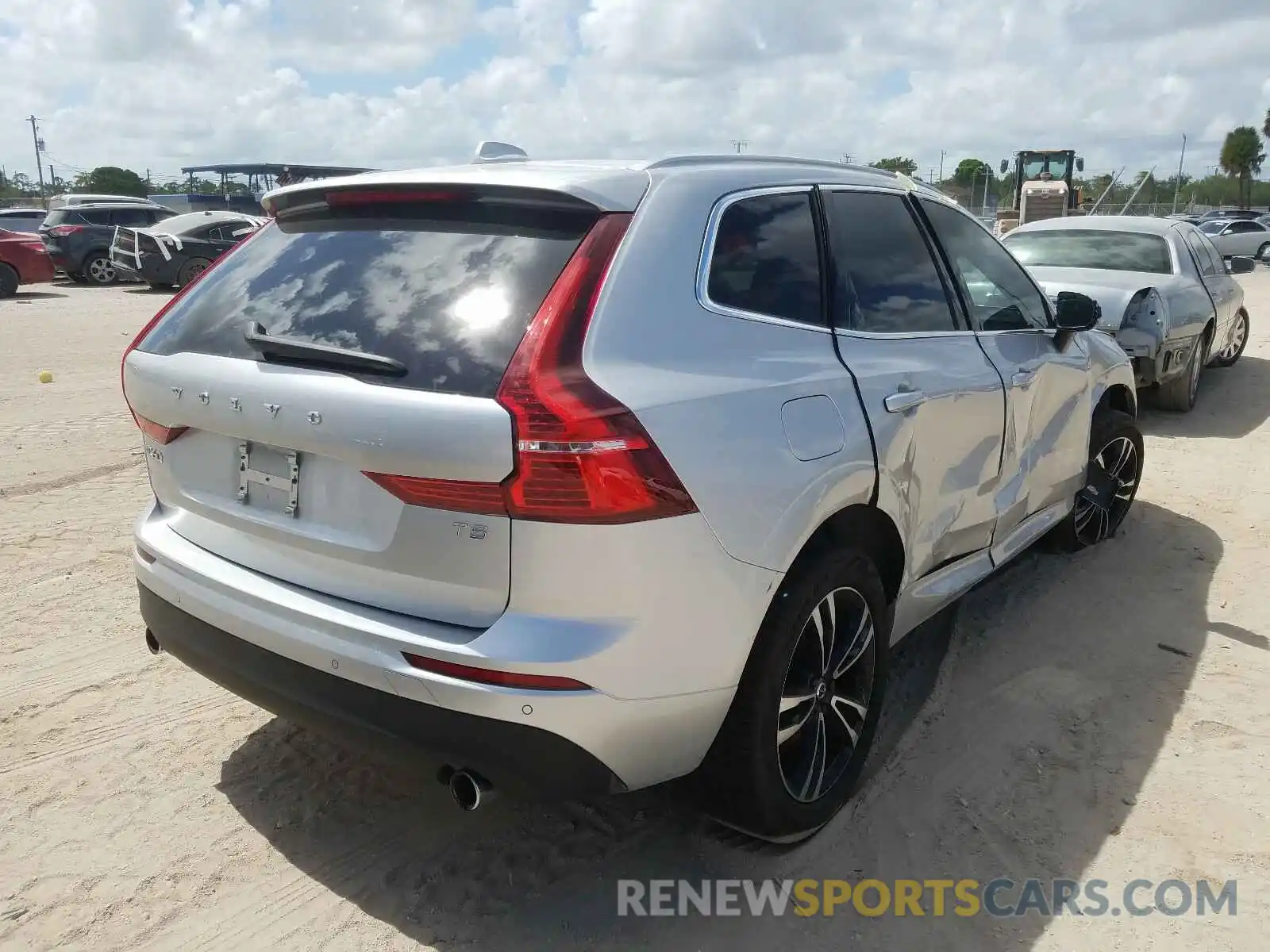 4 Photograph of a damaged car YV4102DK7L1411936 VOLVO XC60 2020