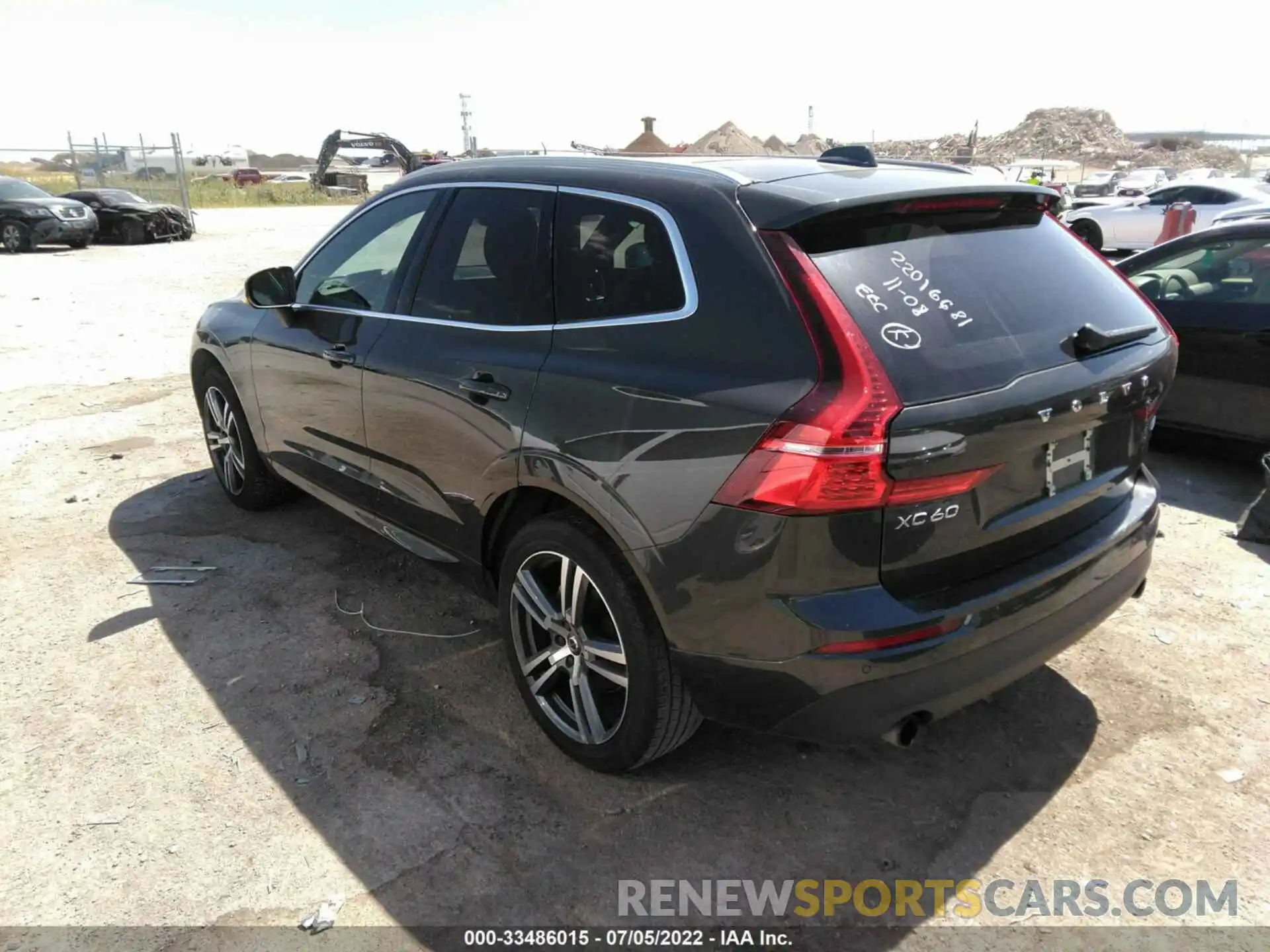 3 Photograph of a damaged car YV4102DK7L1474325 VOLVO XC60 2020