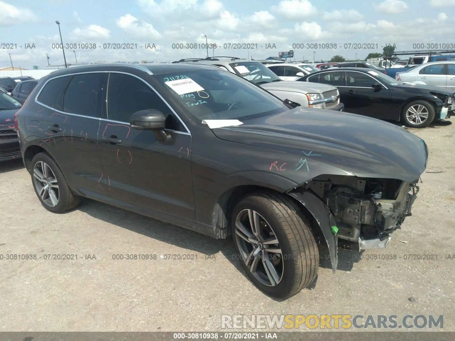 1 Photograph of a damaged car YV4102DK9L1574975 VOLVO XC60 2020