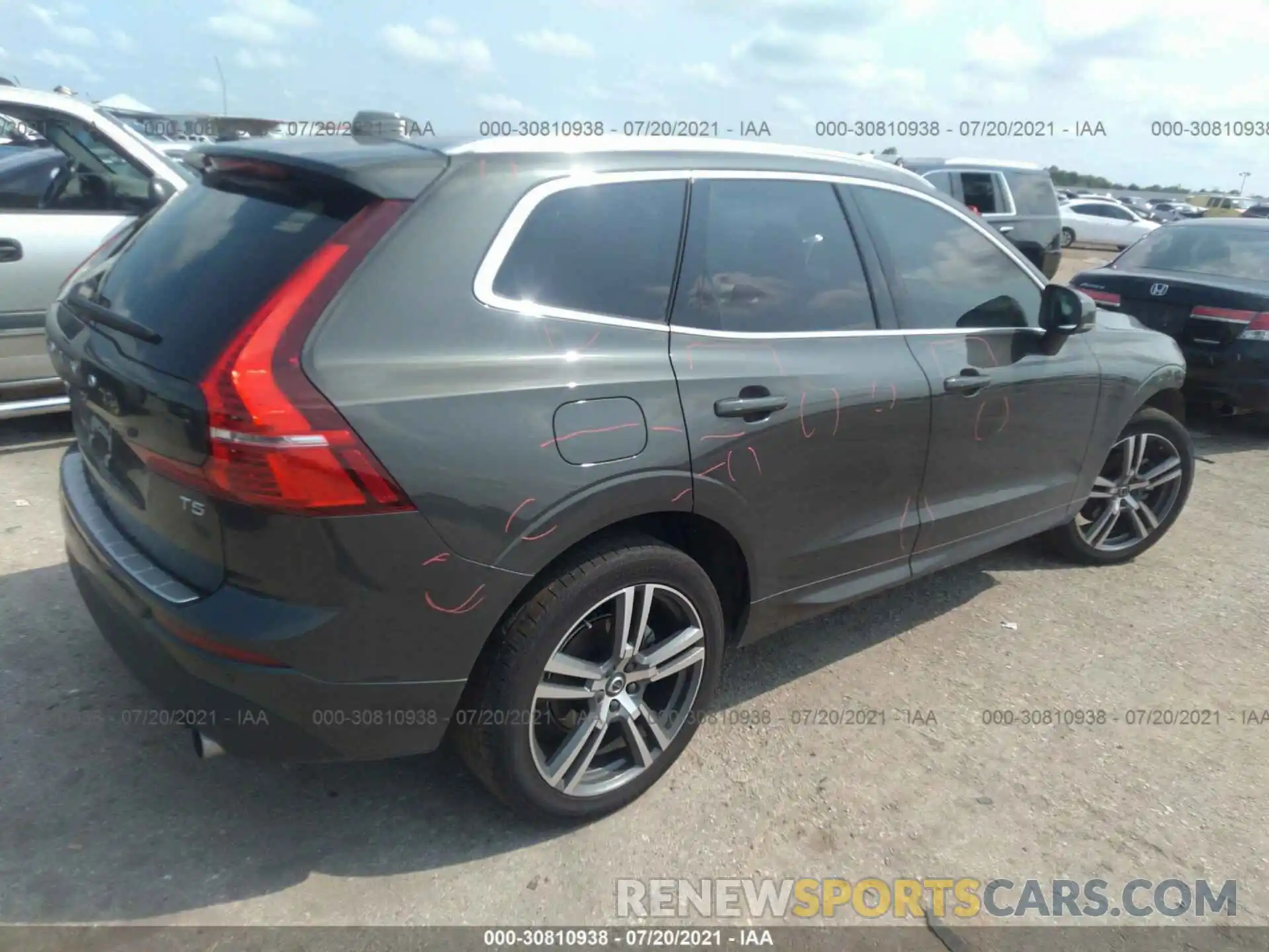 4 Photograph of a damaged car YV4102DK9L1574975 VOLVO XC60 2020