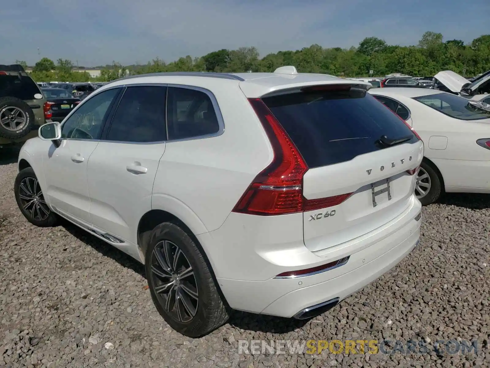 3 Photograph of a damaged car YV4102DL0L1512521 VOLVO XC60 2020