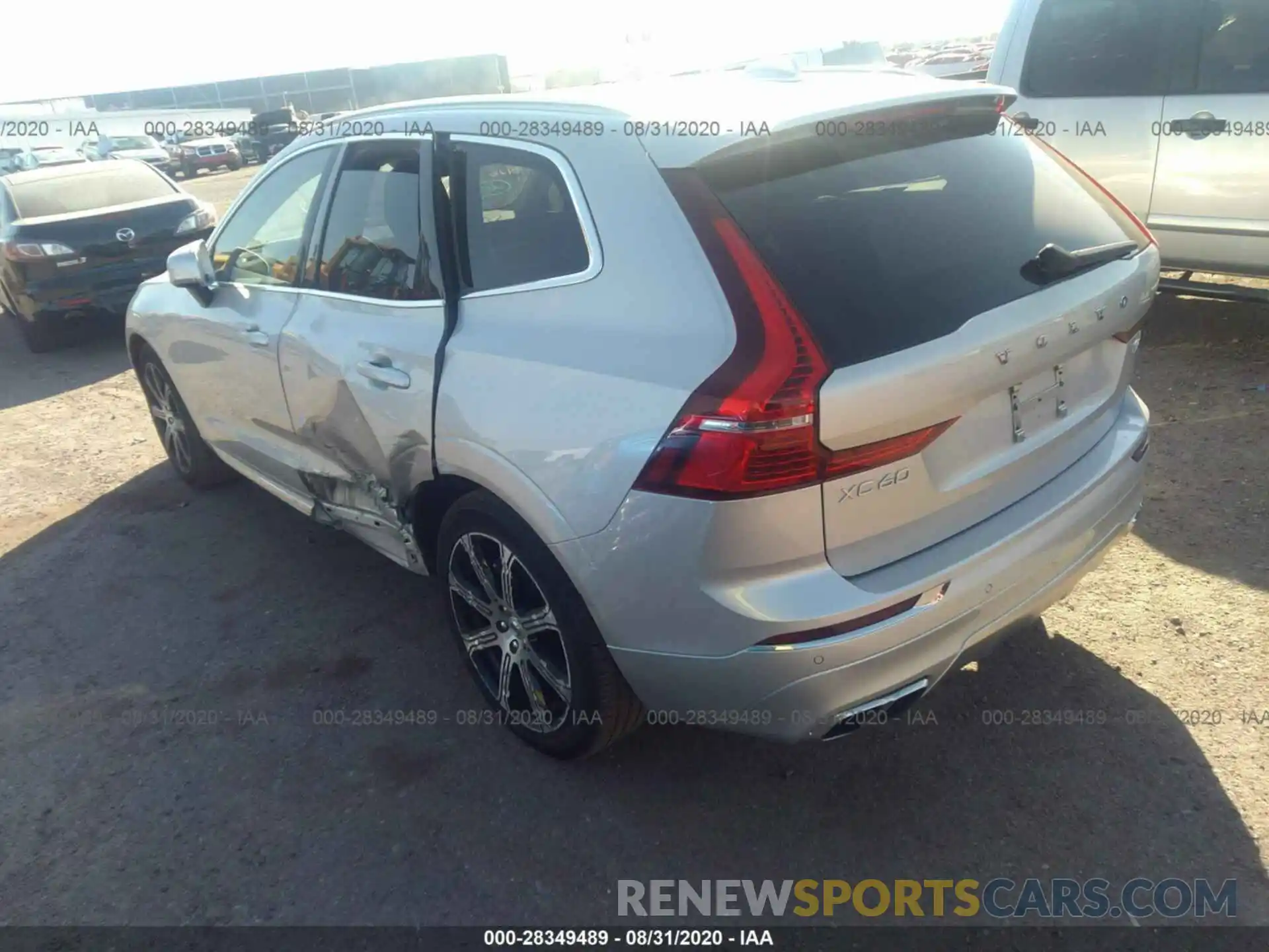 3 Photograph of a damaged car YV4102DL2L1433240 VOLVO XC60 2020