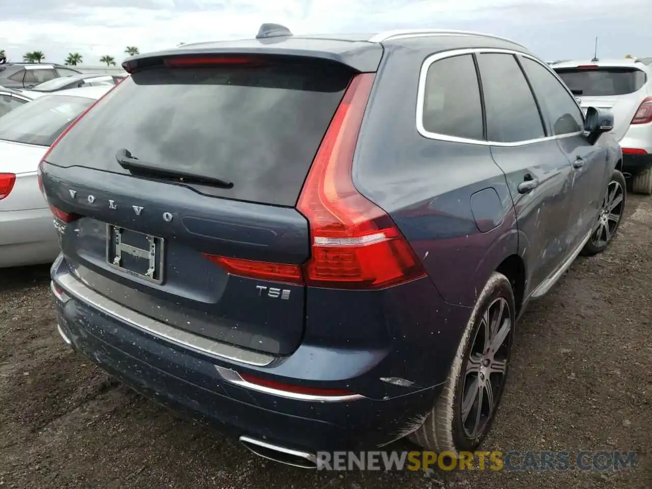 4 Photograph of a damaged car YV4102DL2L1477979 VOLVO XC60 2020