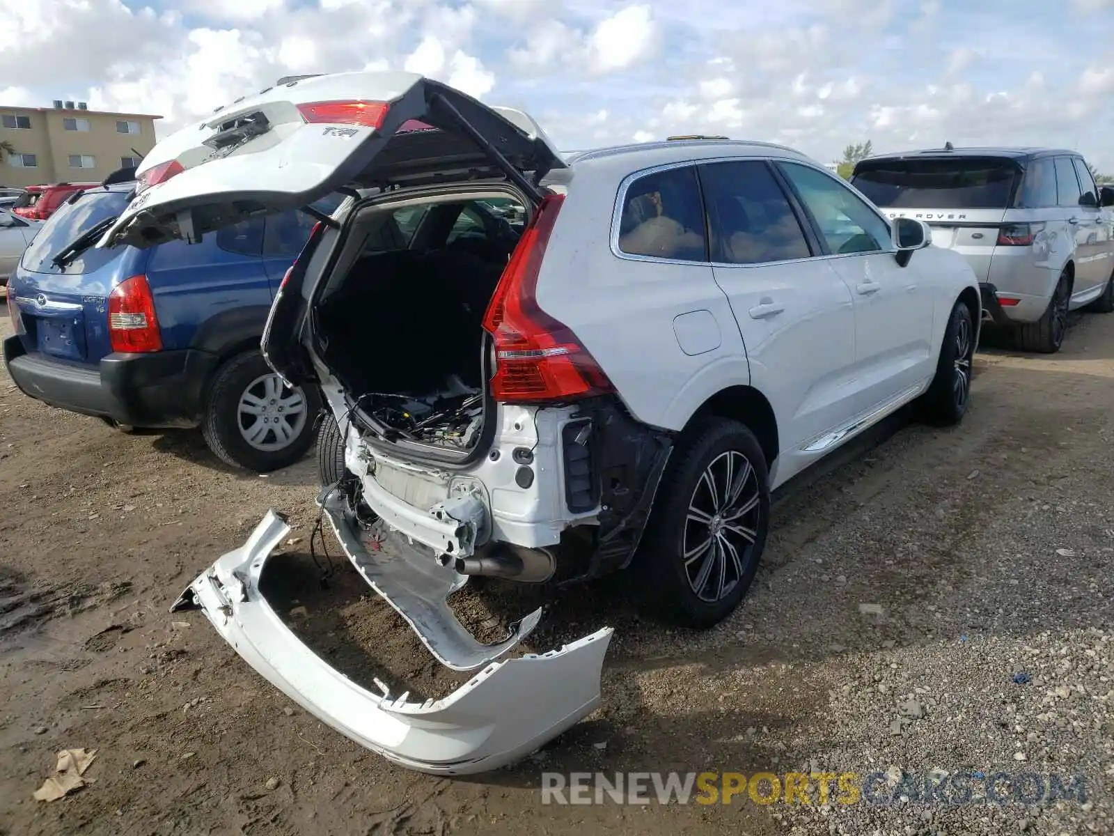 4 Photograph of a damaged car YV4102DL2L1504064 VOLVO XC60 2020