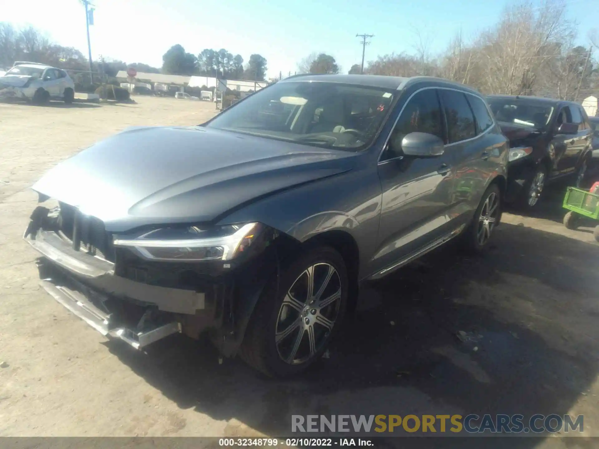 2 Photograph of a damaged car YV4102DL2L1548484 VOLVO XC60 2020