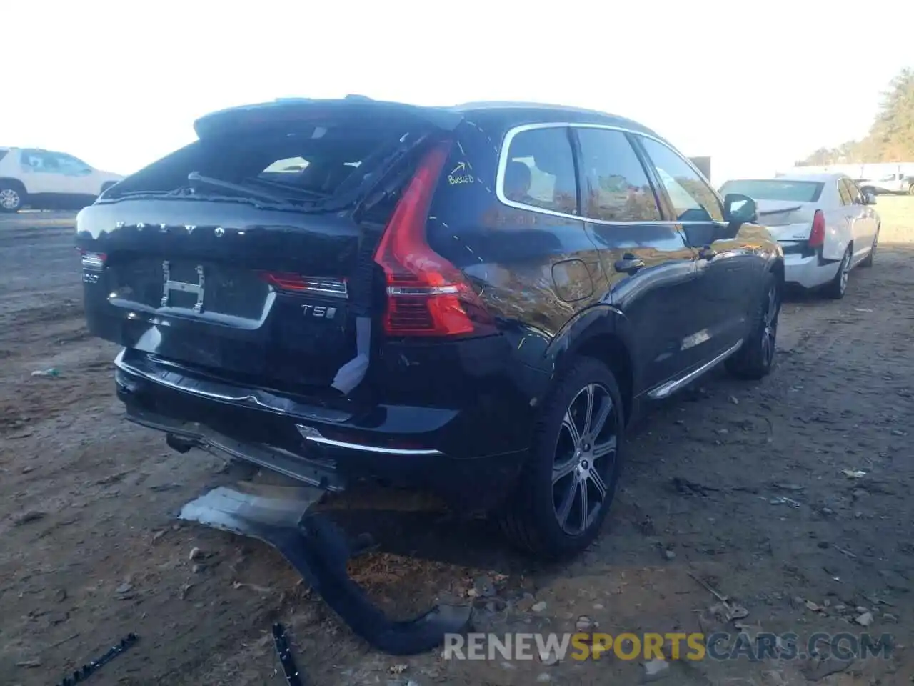 4 Photograph of a damaged car YV4102DL3L1424238 VOLVO XC60 2020