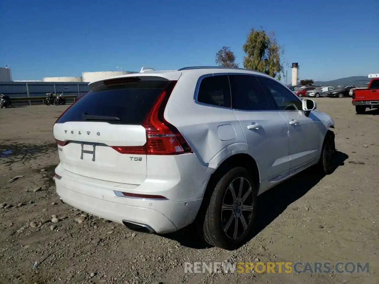 4 Photograph of a damaged car YV4102DL3L1487338 VOLVO XC60 2020