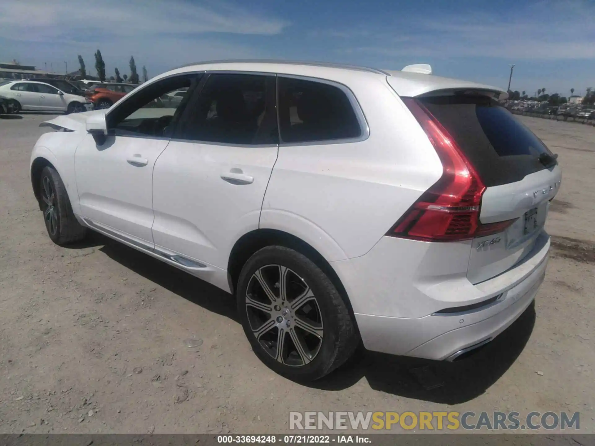 3 Photograph of a damaged car YV4102DL3L1504073 VOLVO XC60 2020