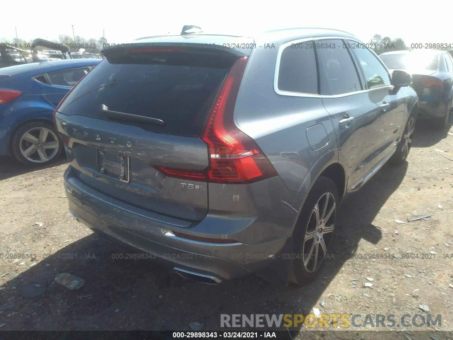 4 Photograph of a damaged car YV4102DL4L1504681 VOLVO XC60 2020