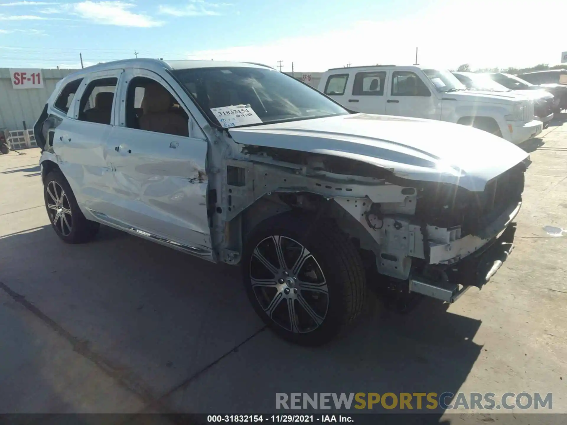 1 Photograph of a damaged car YV4102DL8L1602371 VOLVO XC60 2020