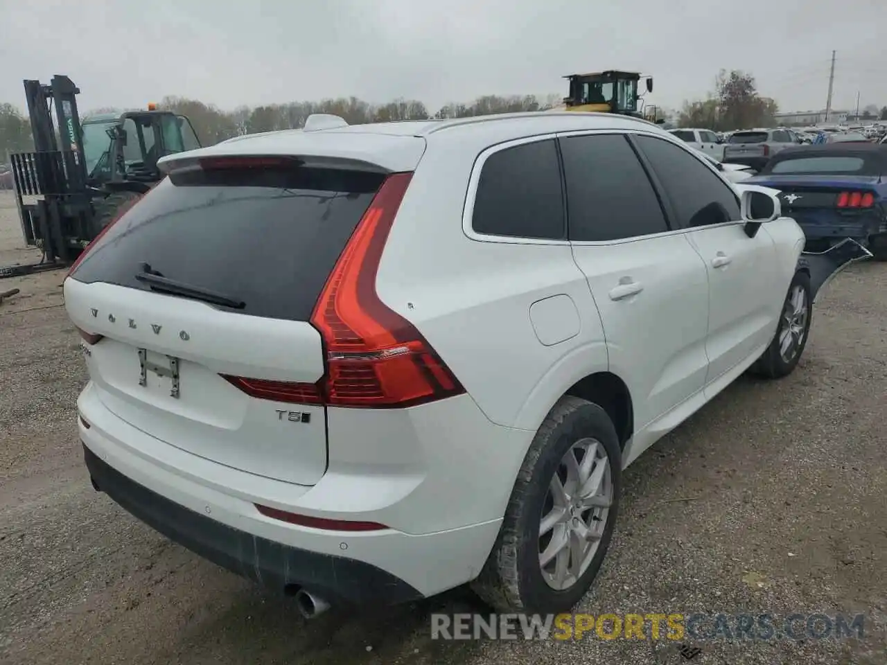 4 Photograph of a damaged car YV4102RK0L1584688 VOLVO XC60 2020